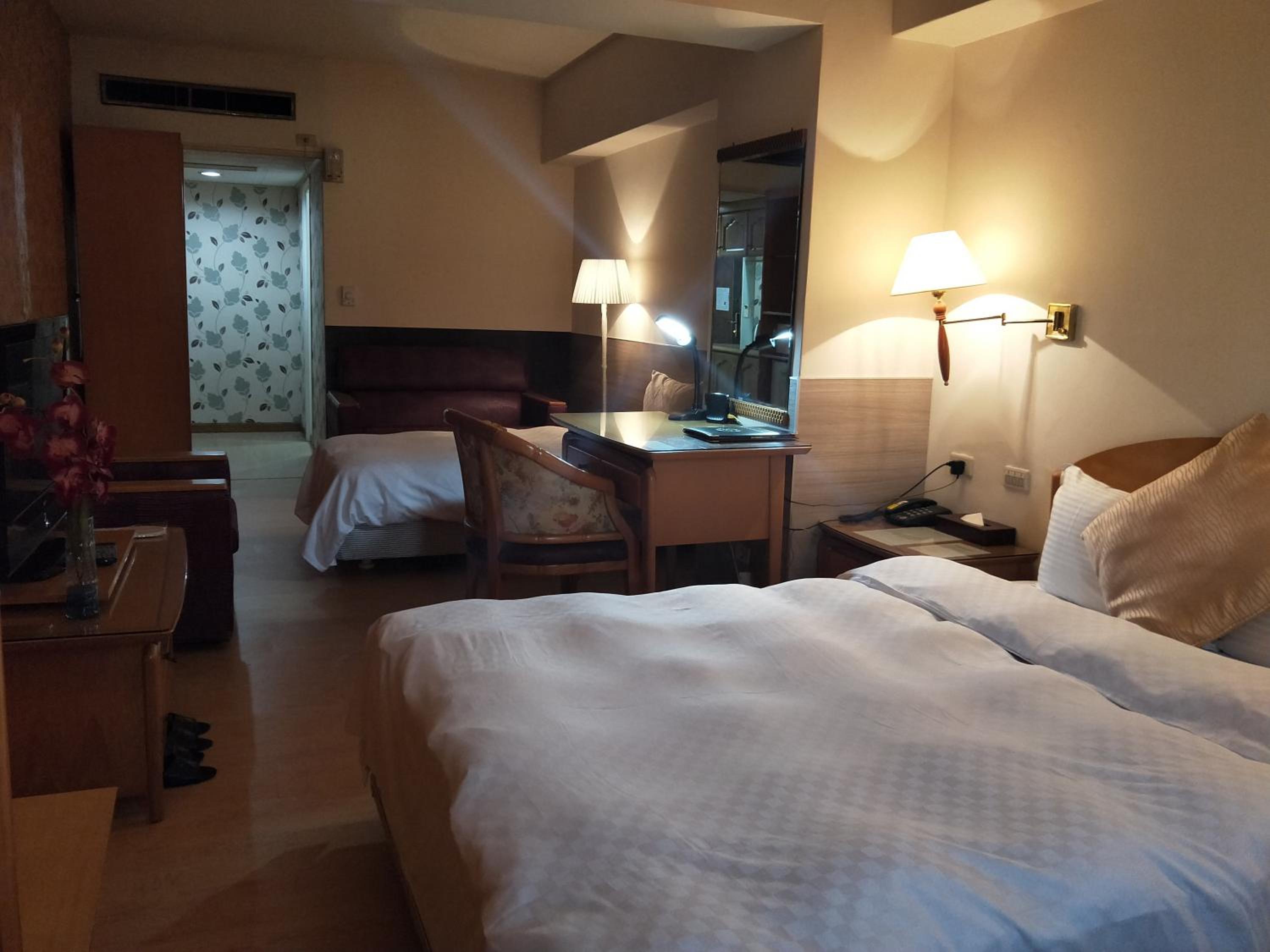 Berkeley Business Hotel Zhongzheng