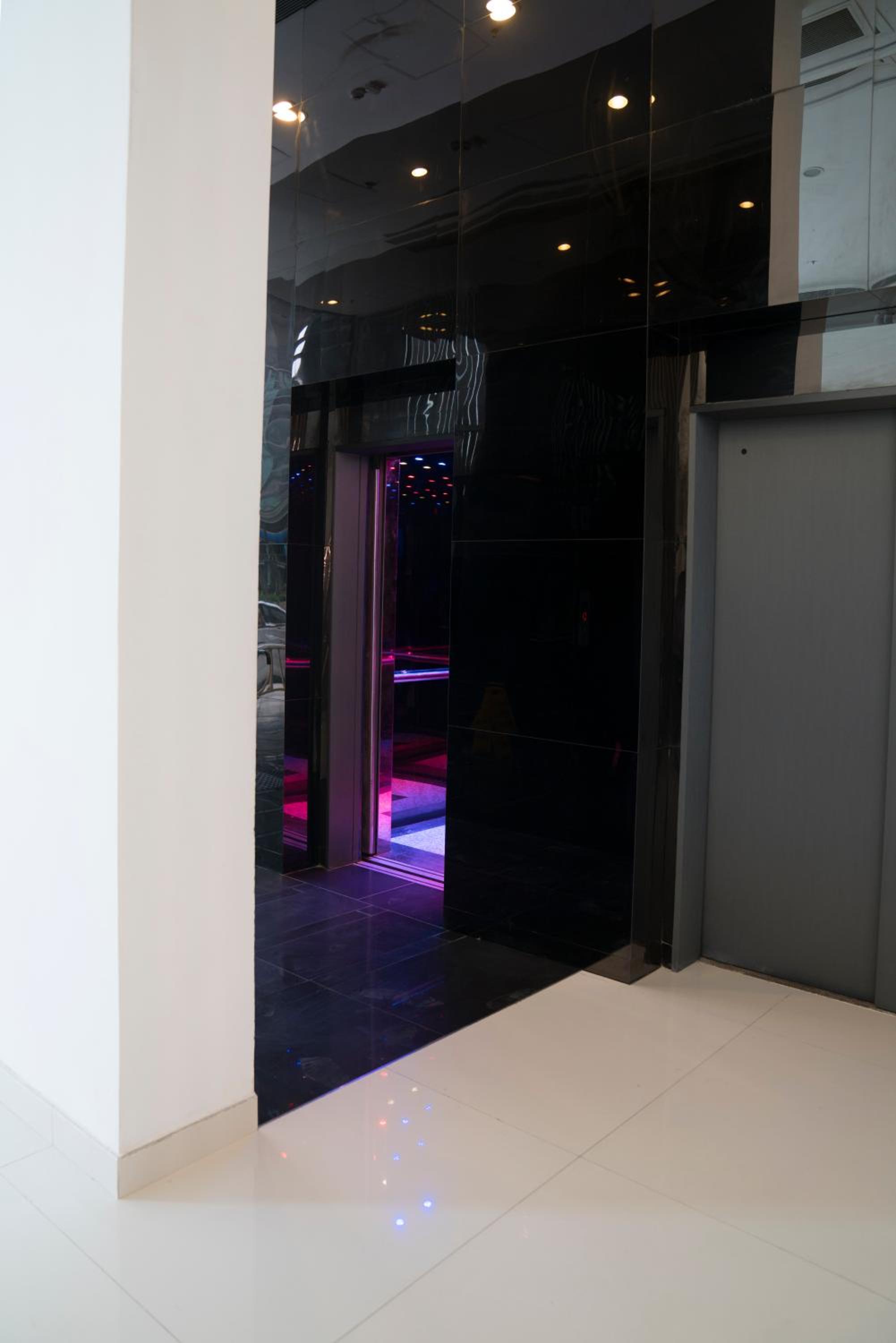 IW Hotel, photo 9