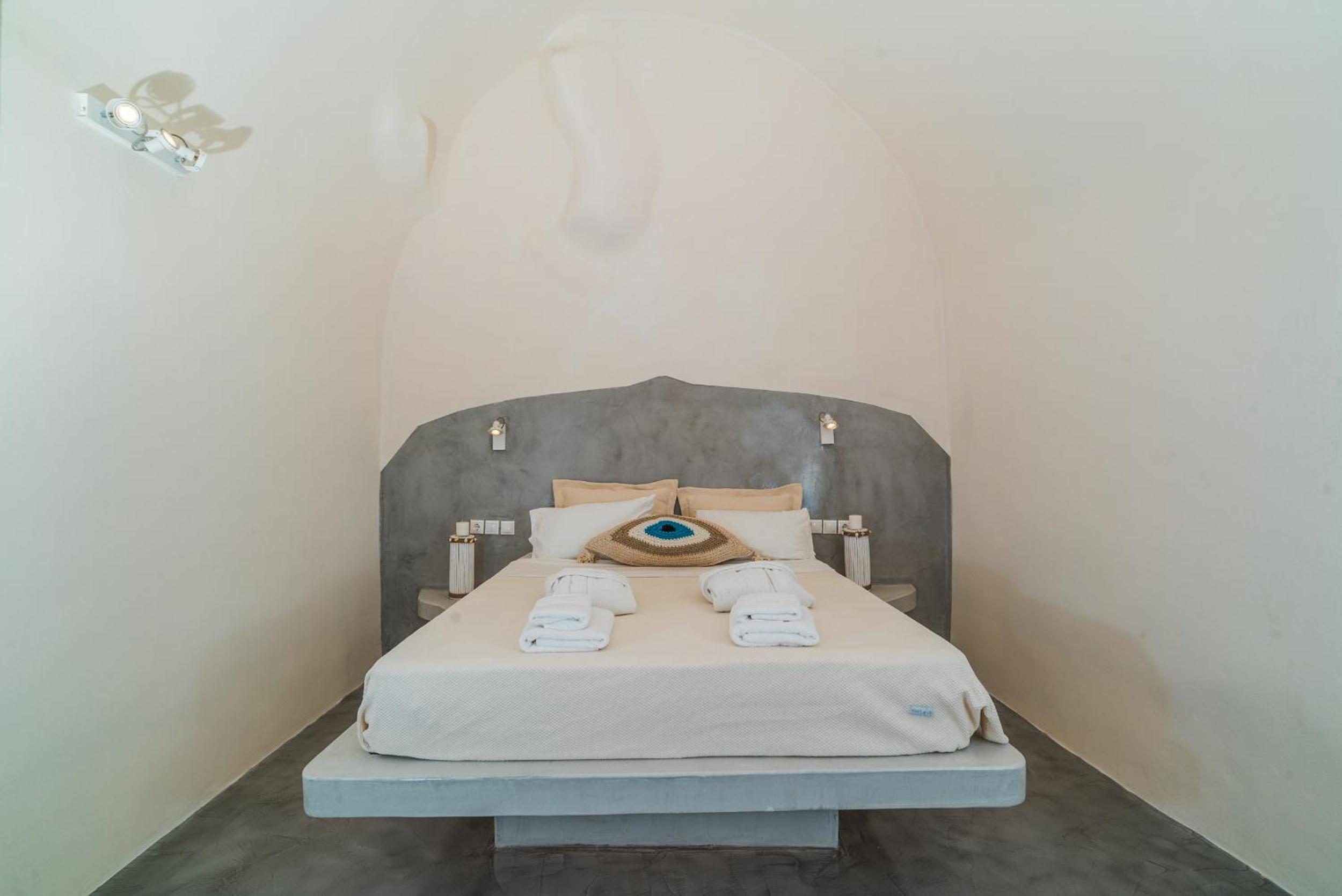 Thetis Cave Houses photo 2