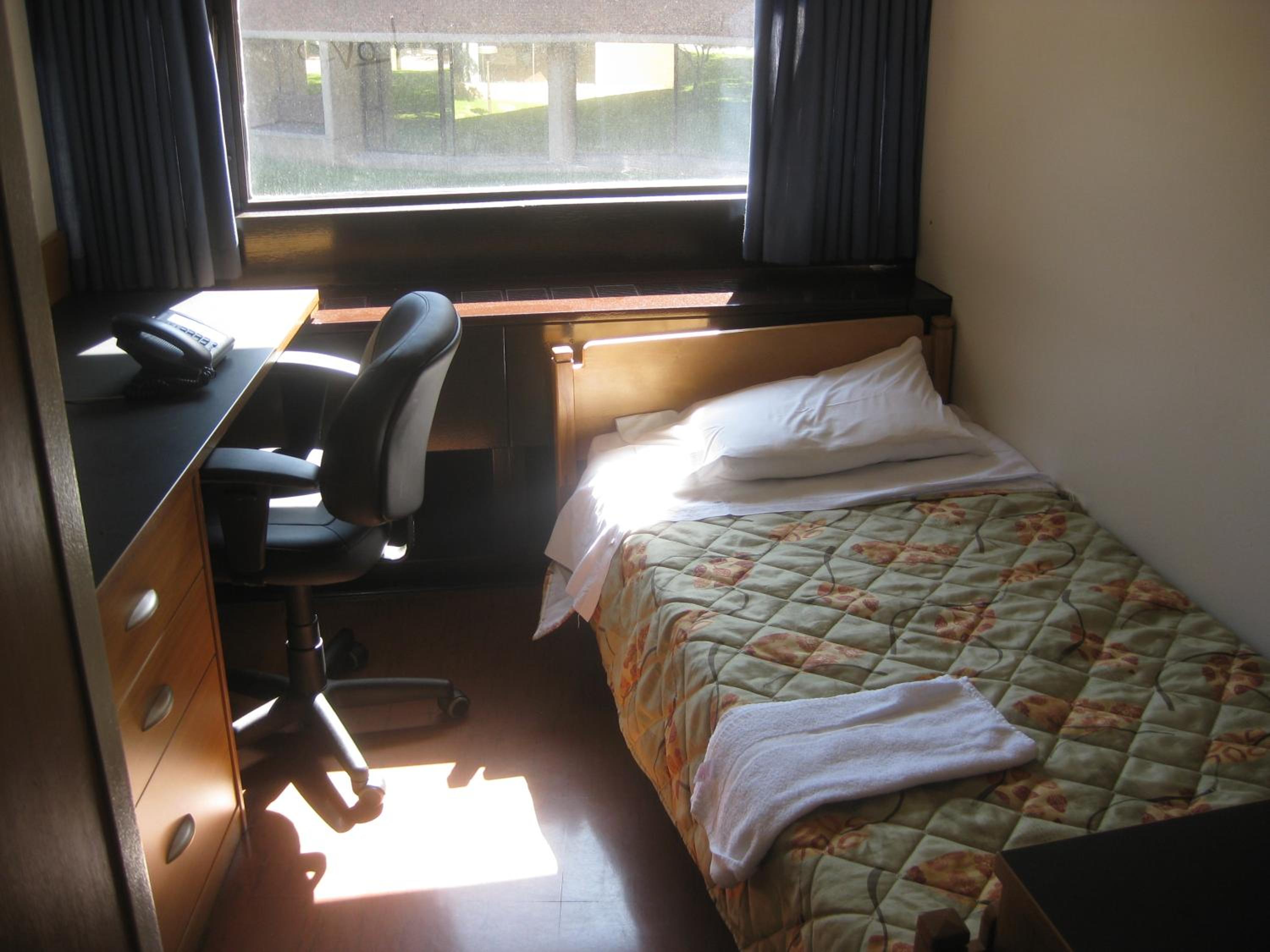 University of Toronto - New College Residence - Wilson Hall Residence photo 16 of 16