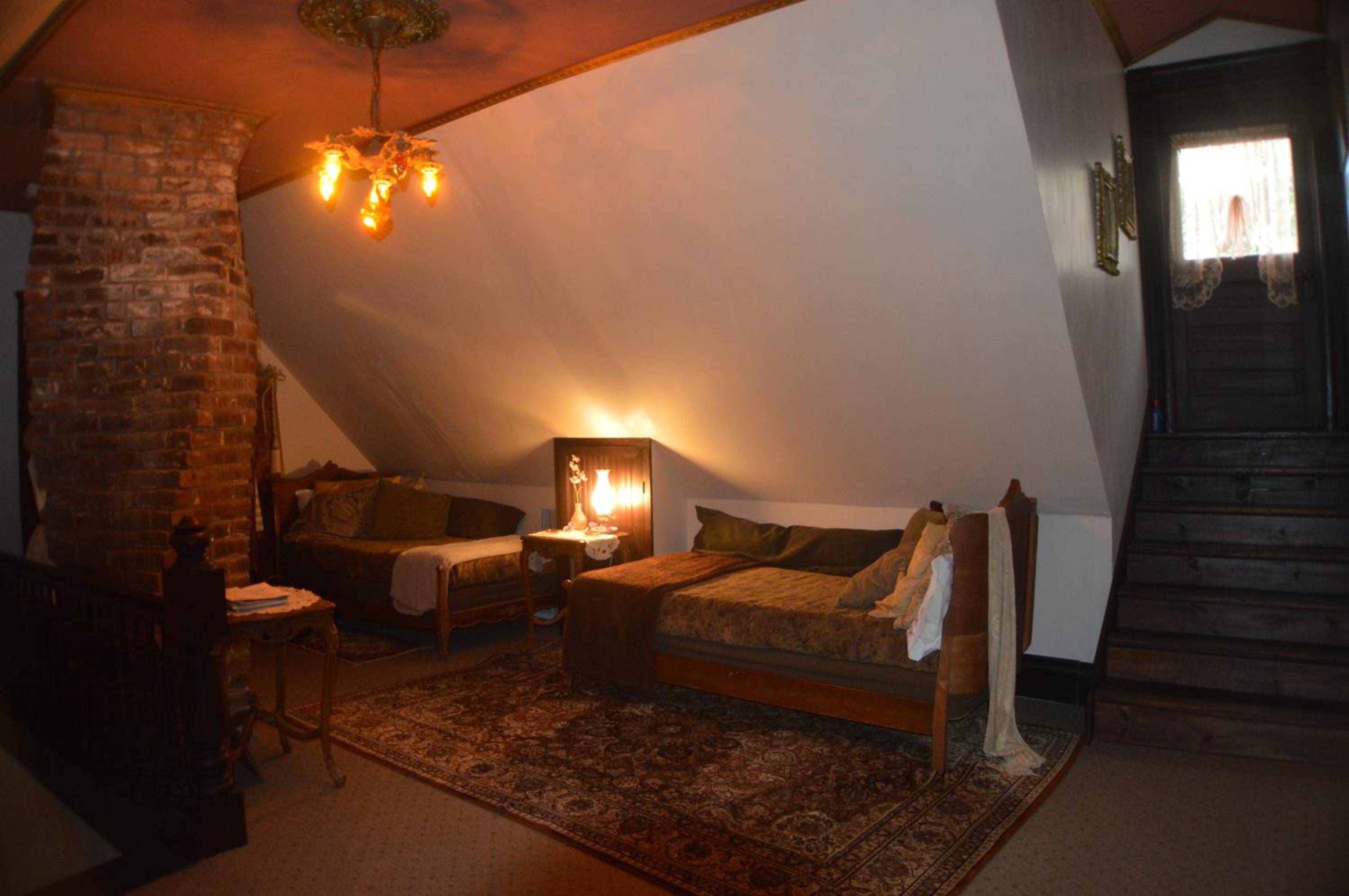 Carleton House Bed and Breakfast