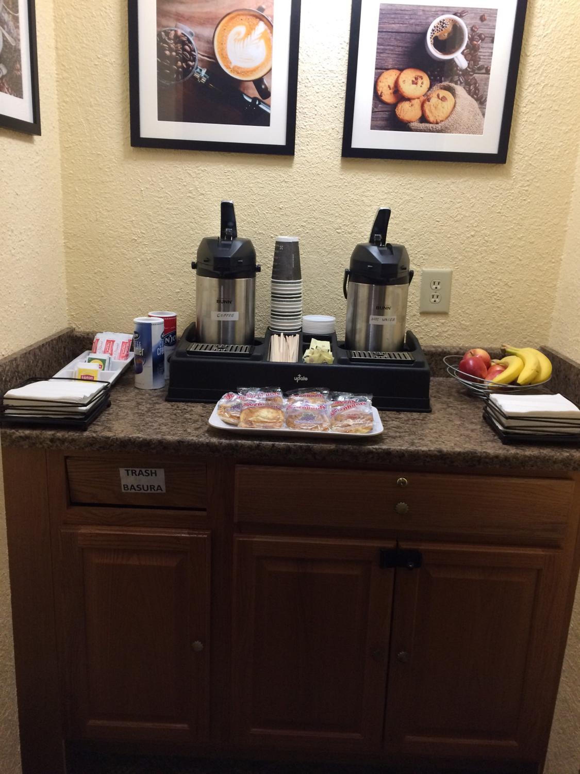 Holland Inn and Suites