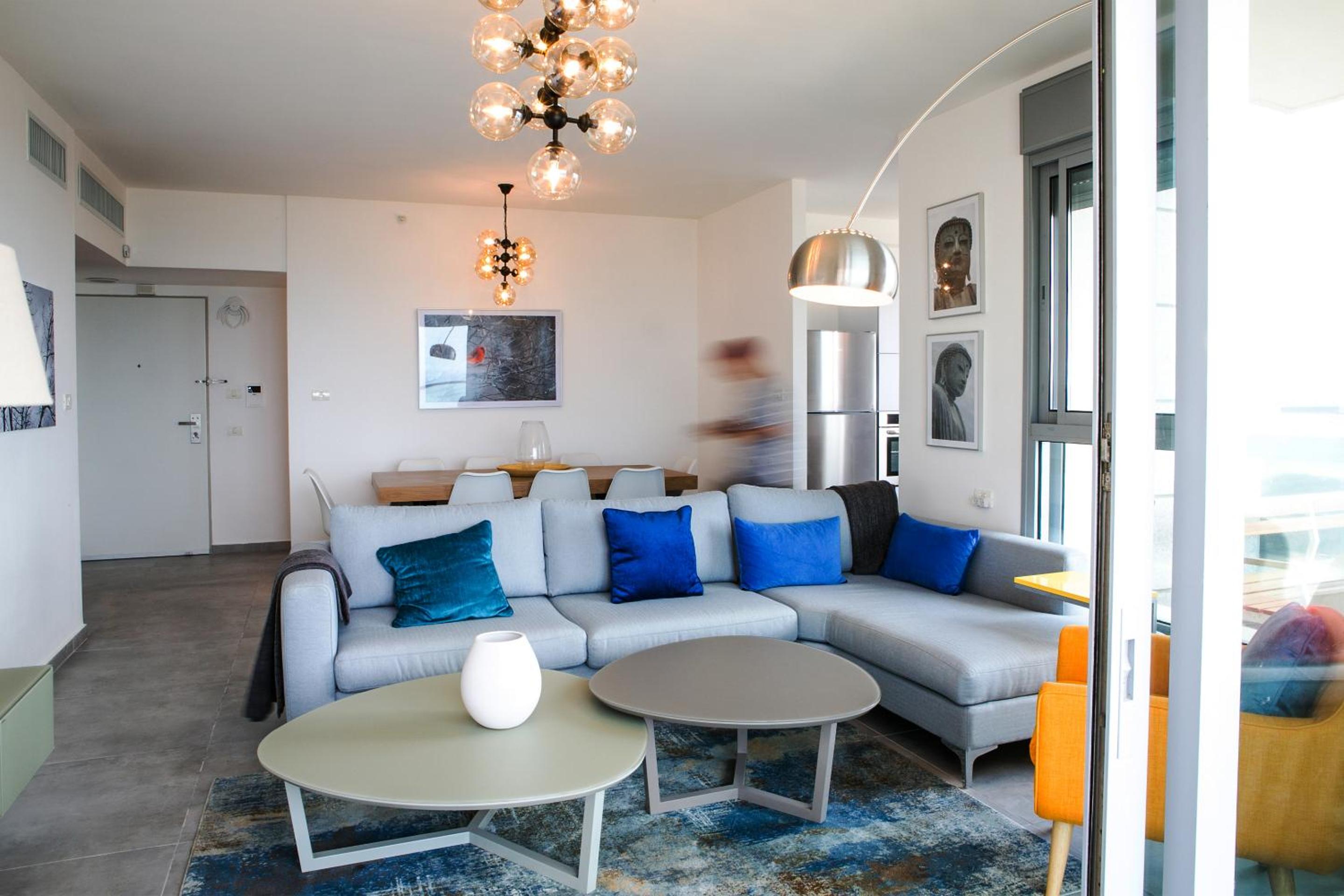 Amazing sea View, steps to beach, near Tel-aviv