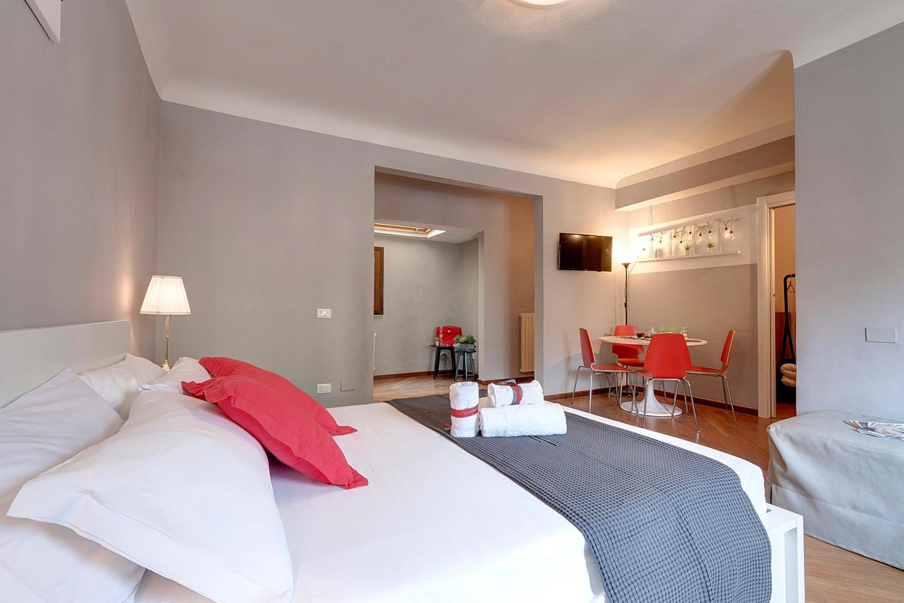 Espresso Apartment by Mamo Florence