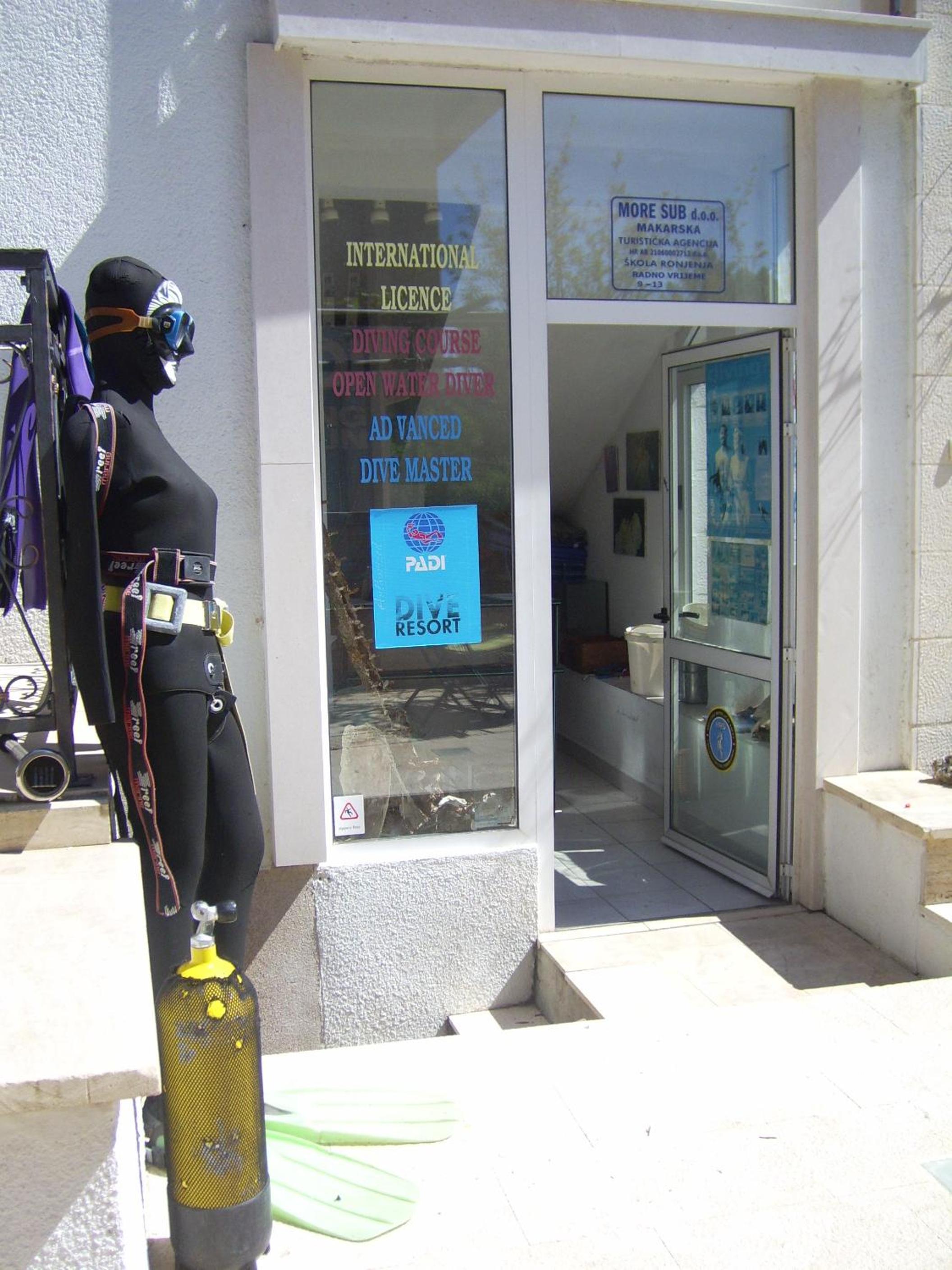 Photo 10
