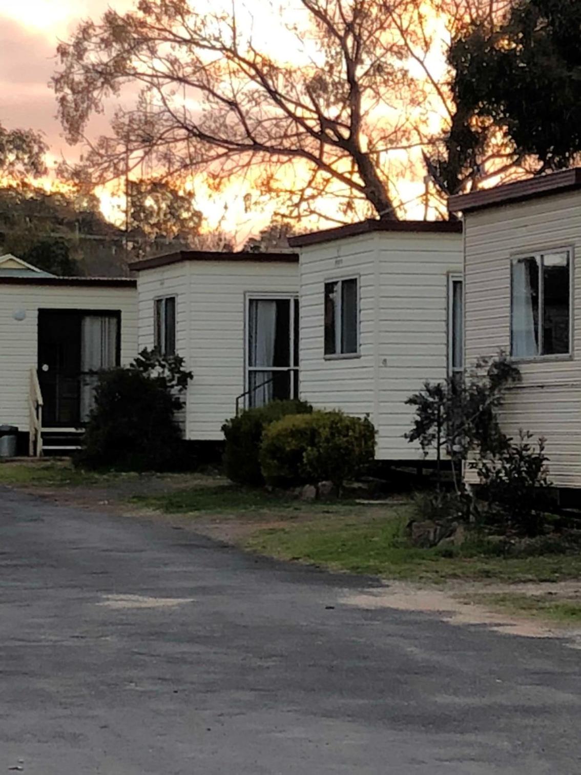 Parkes Country Cabins view 3