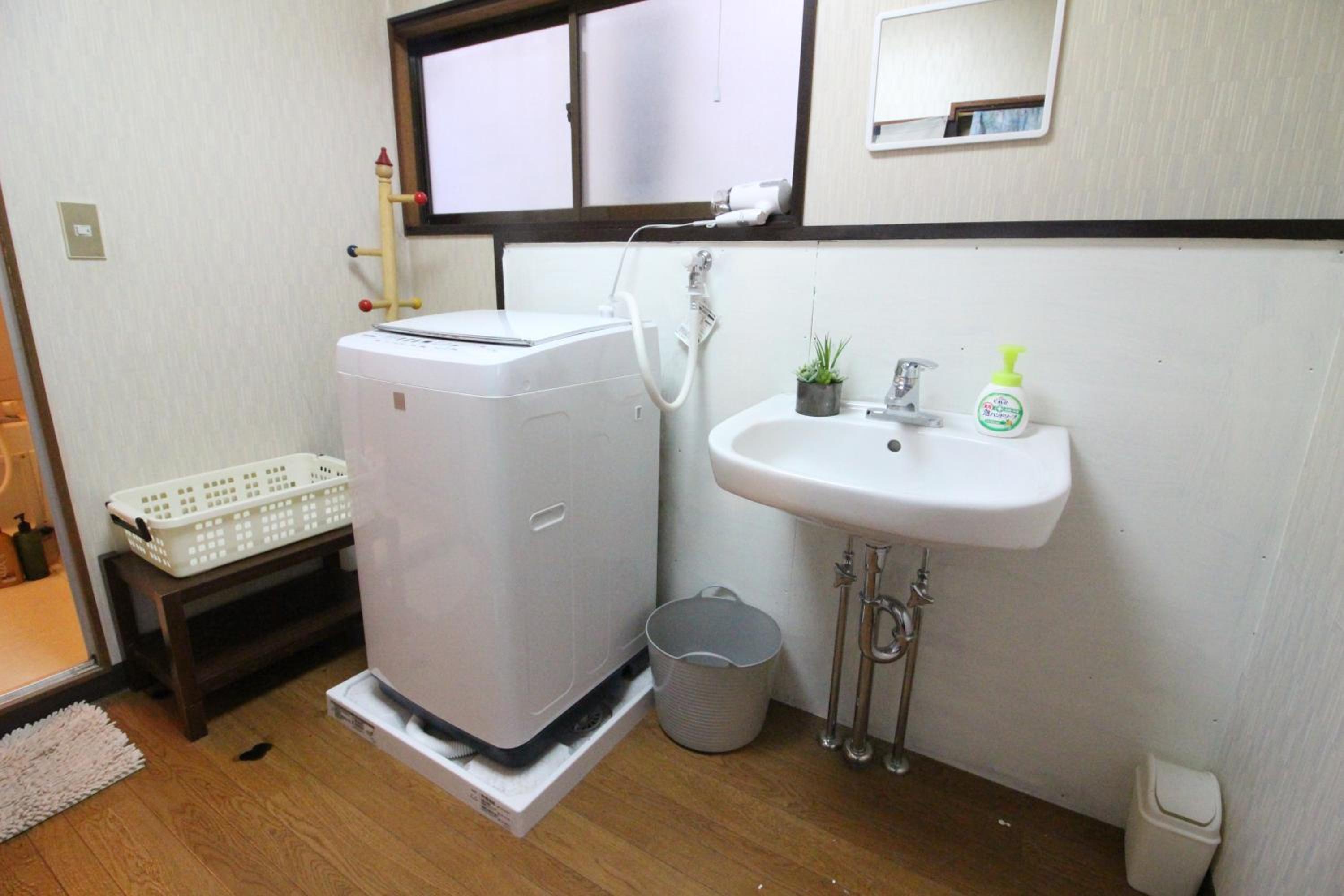 Yadokari House