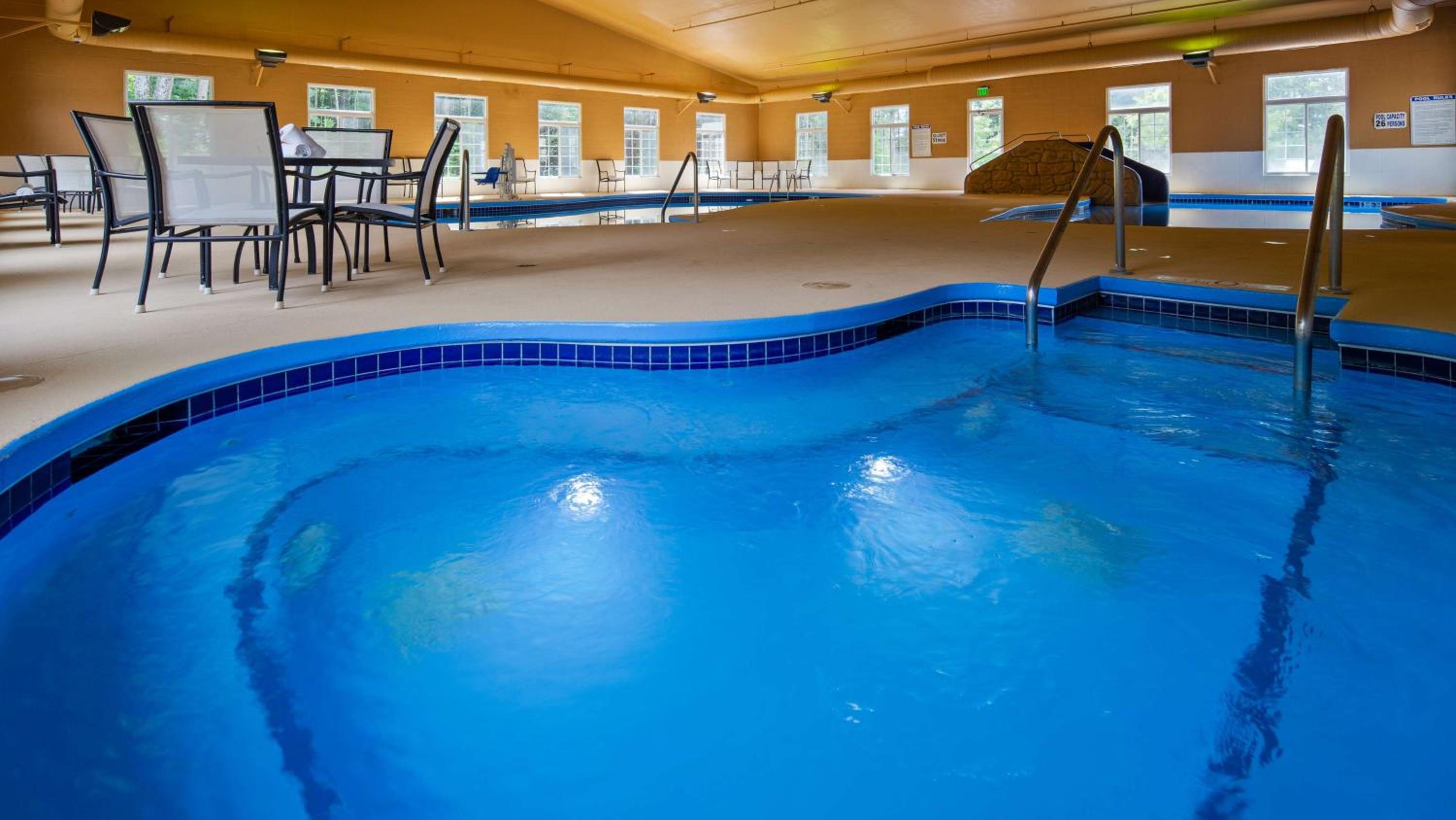 Crandon Inn & Suites
