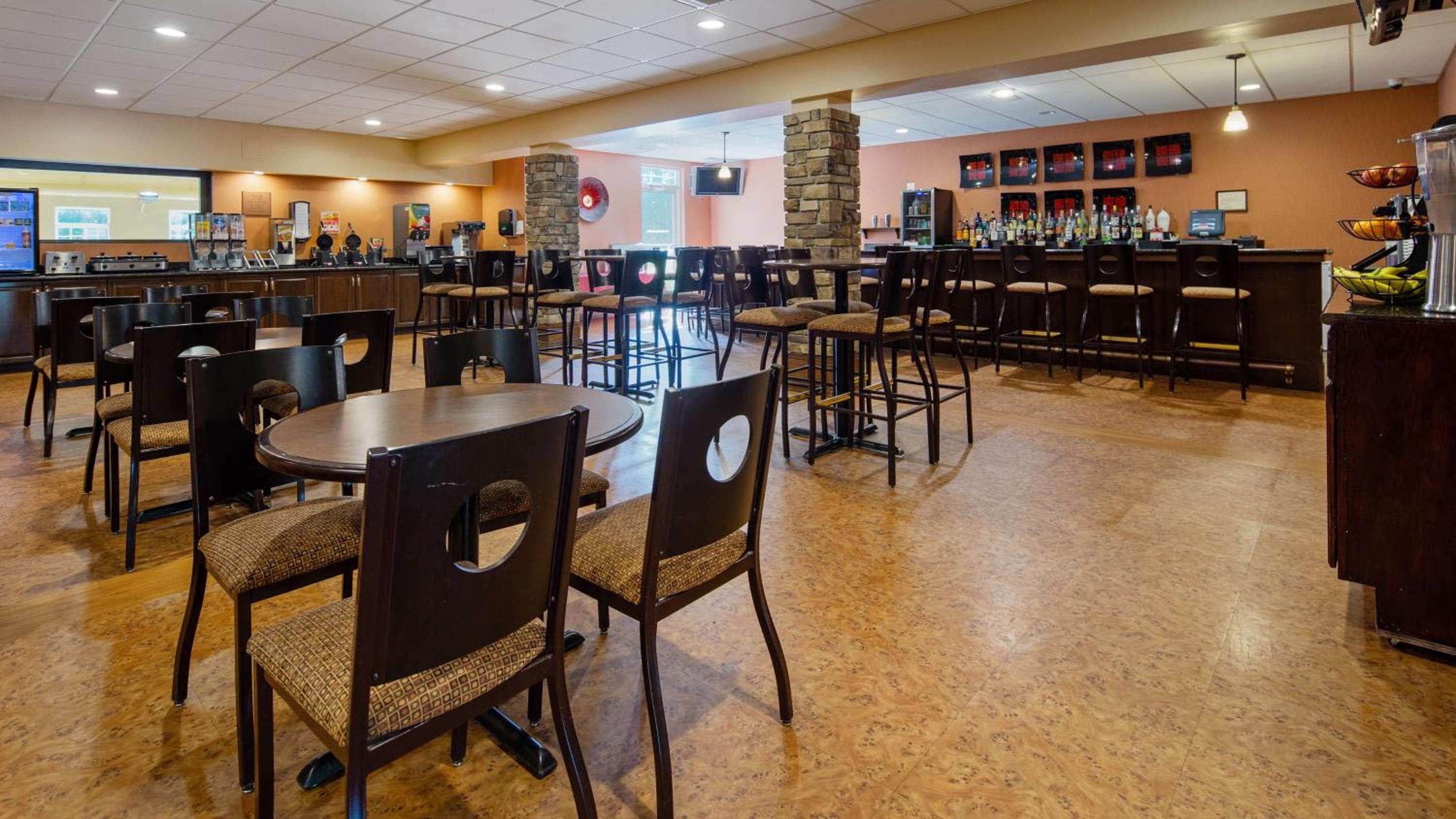 Crandon Inn & Suites
