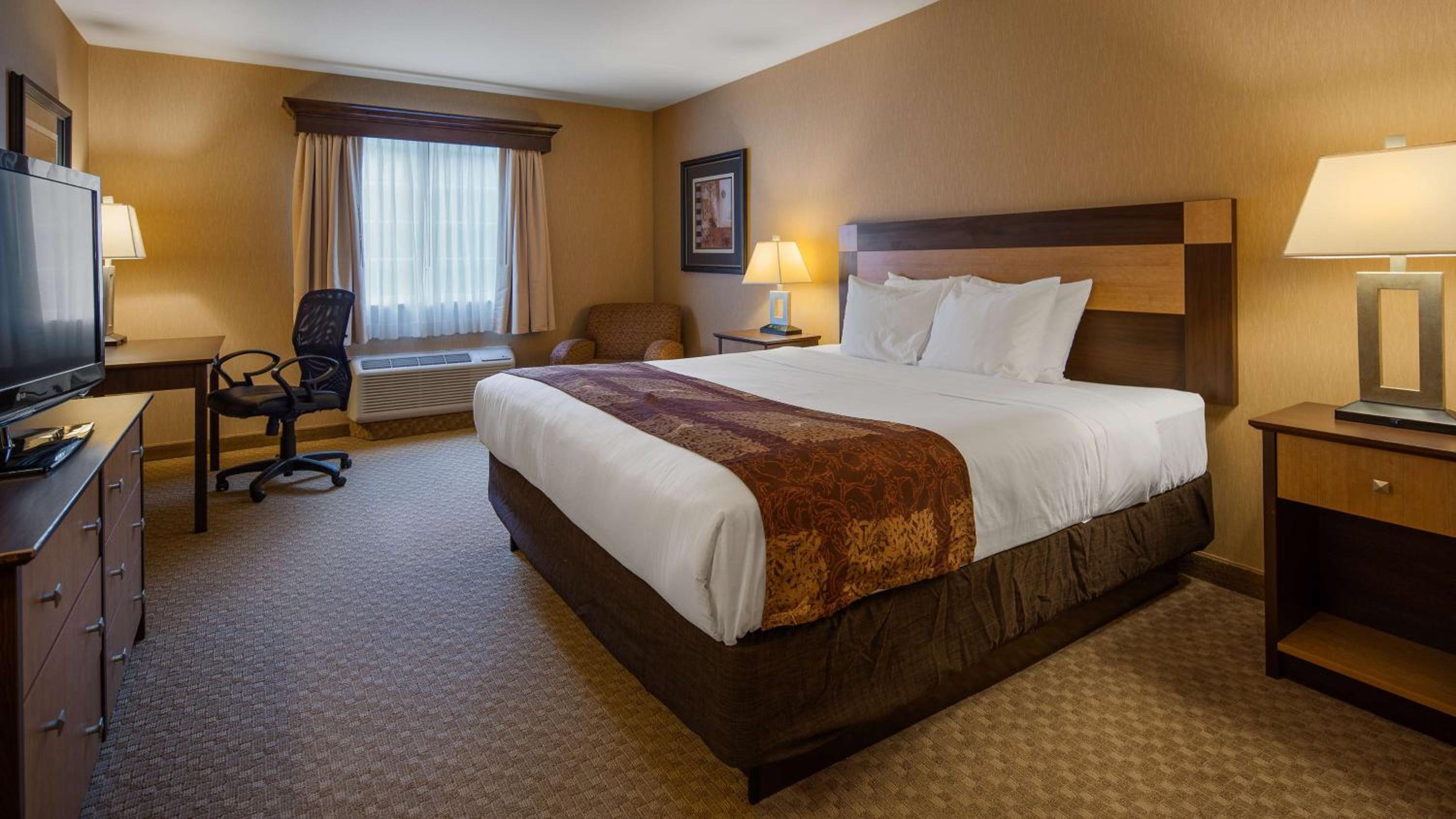 Crandon Inn & Suites