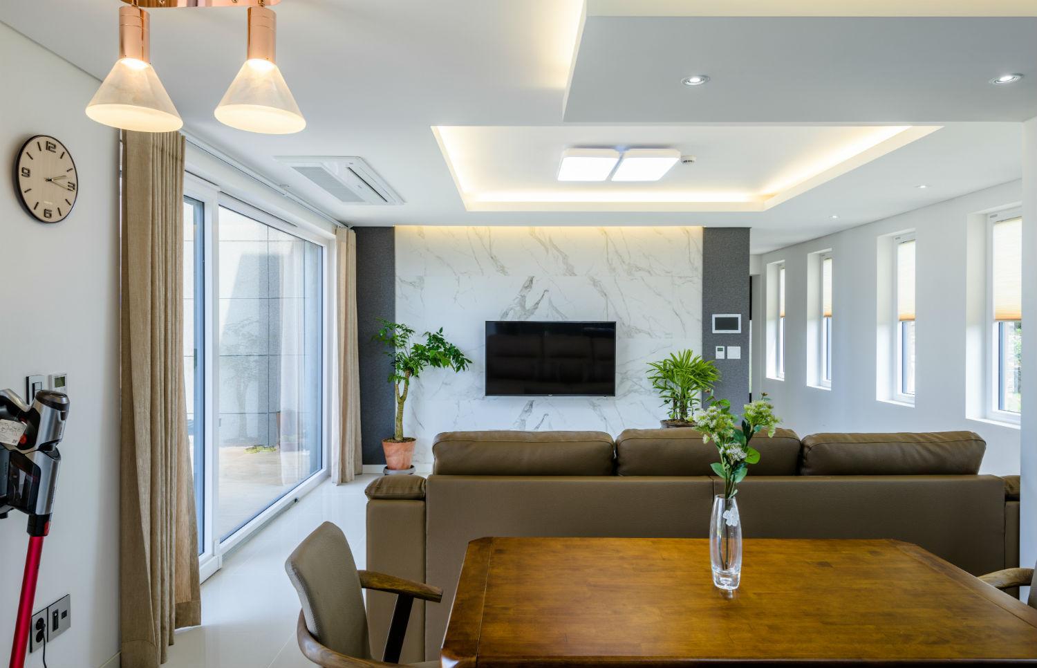 Chandelier Pension