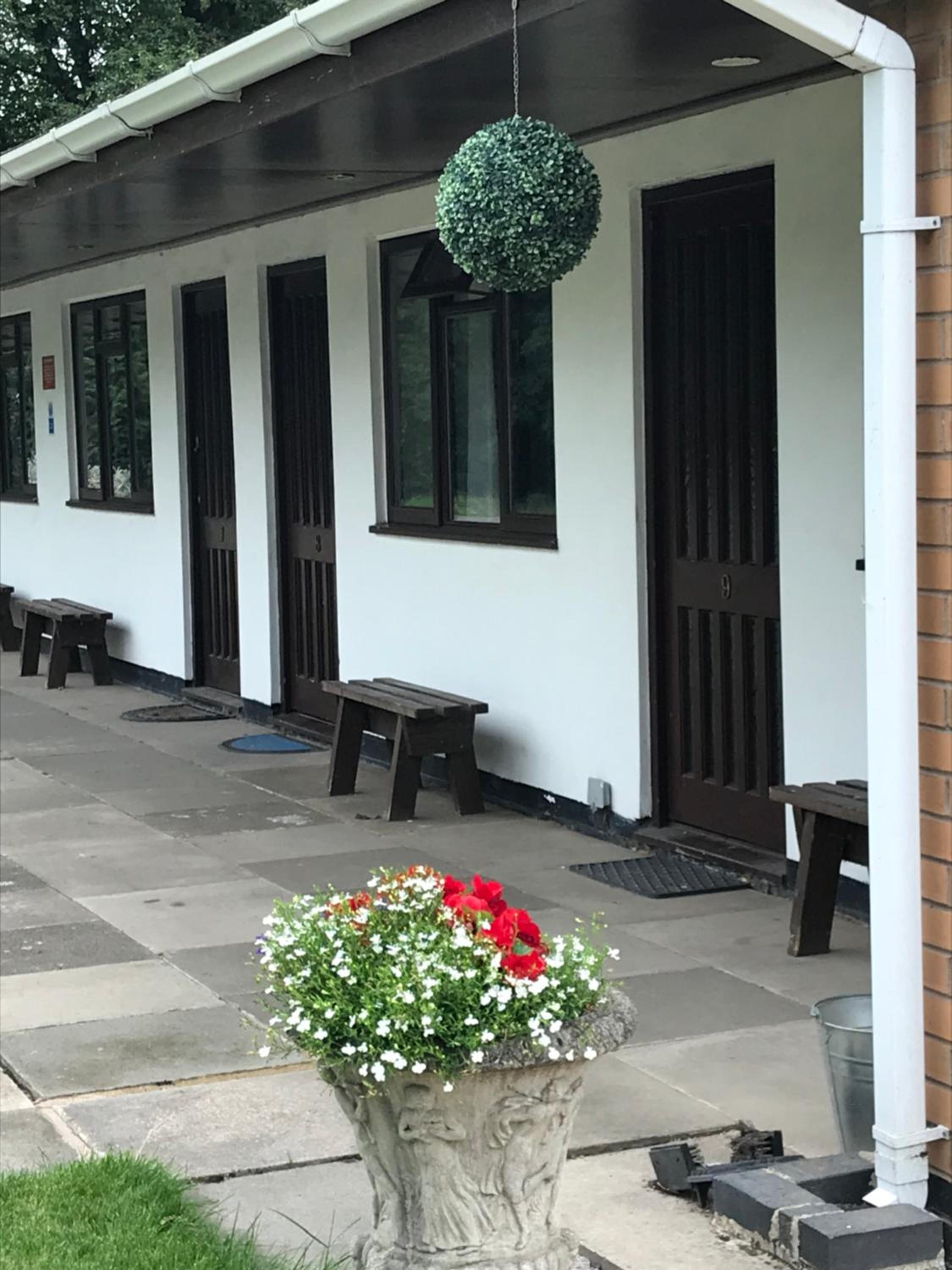 Pinewood Lodge