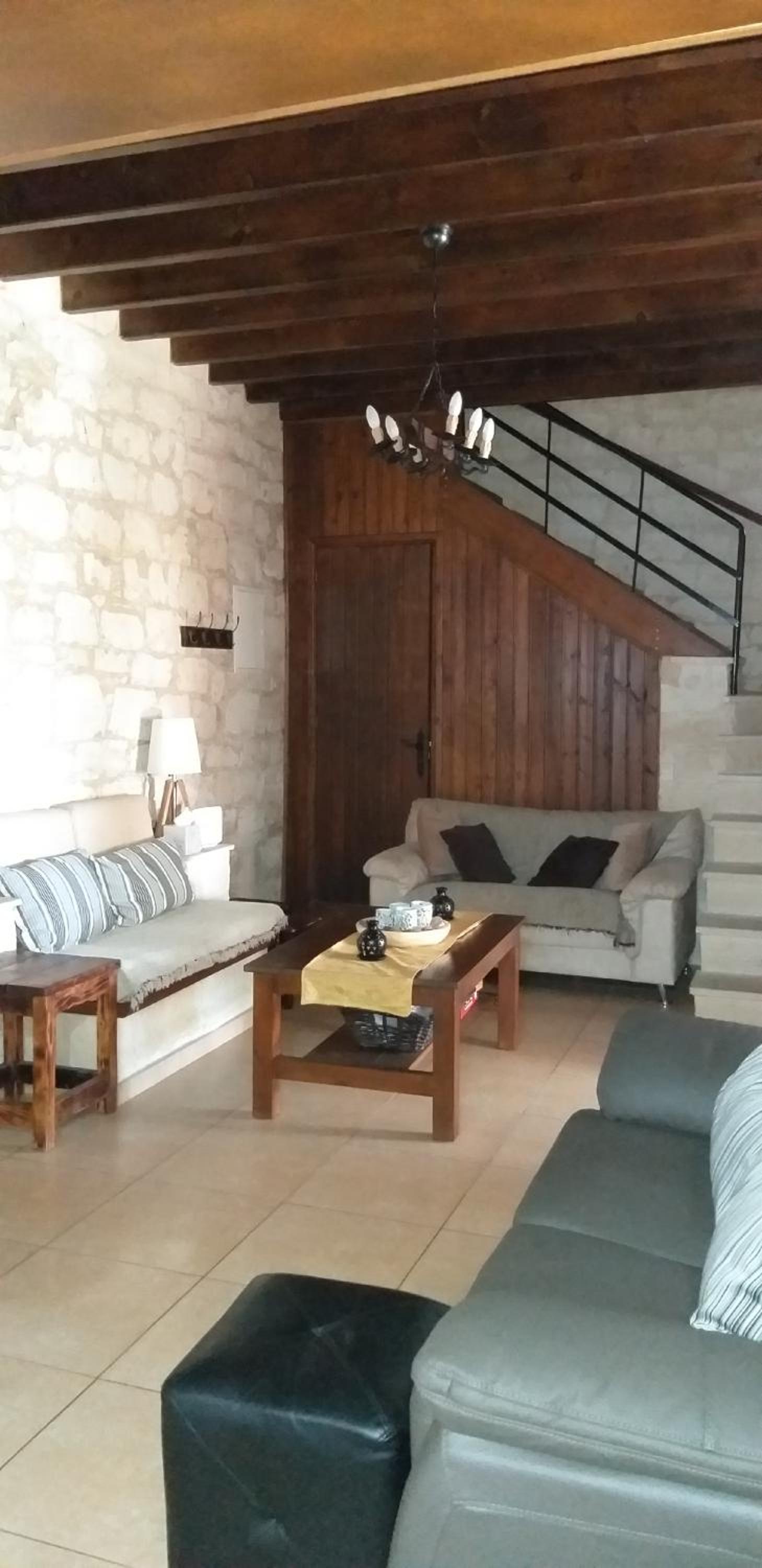Magdalous House