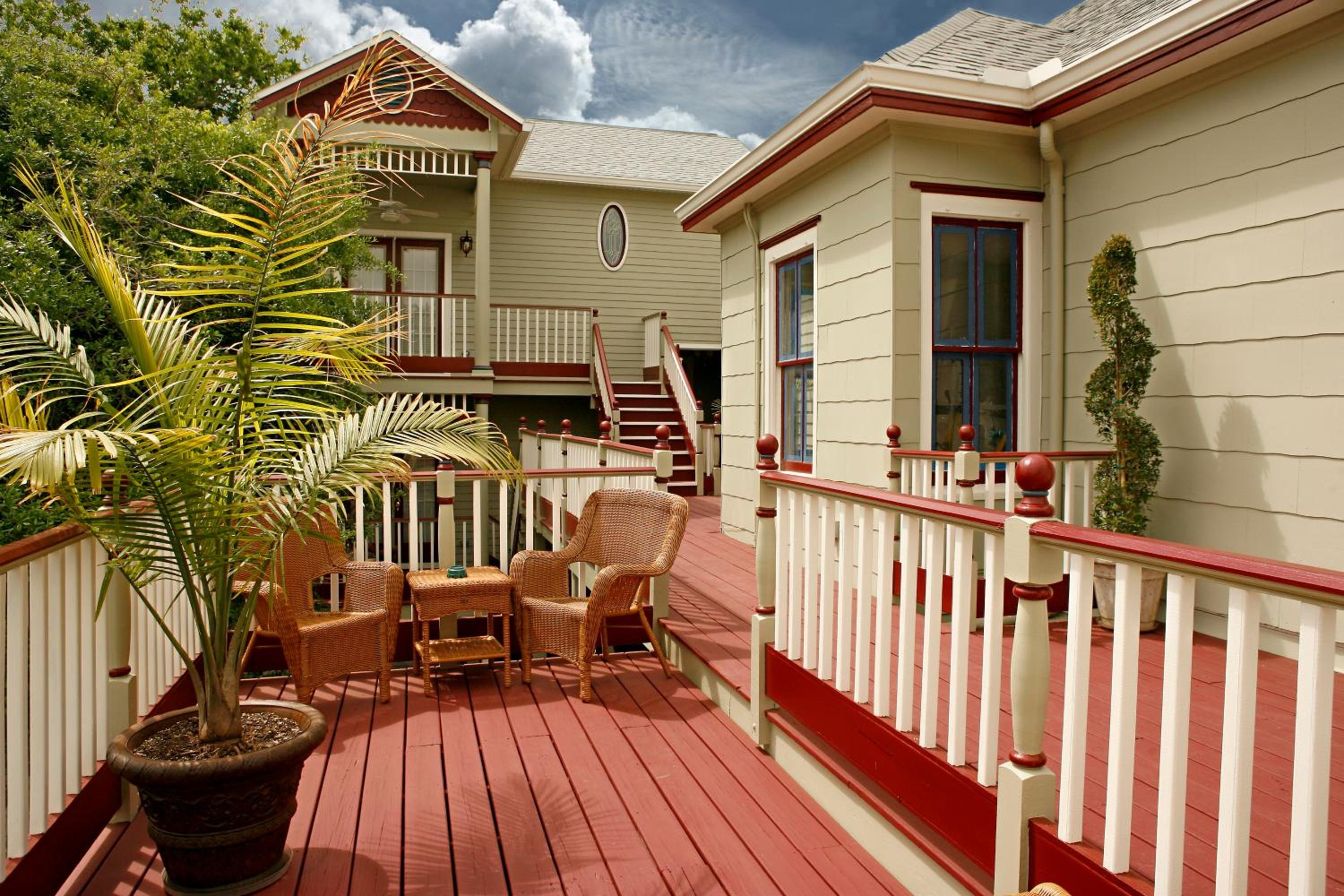 Cedar House Inn