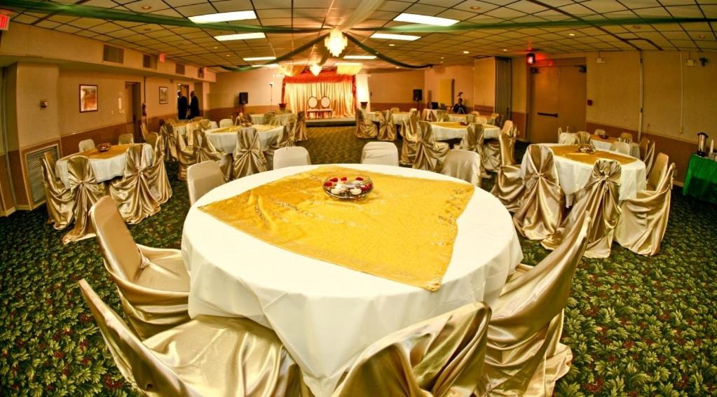 Columbus Grand Hotel & Banquet Center, Photo 29