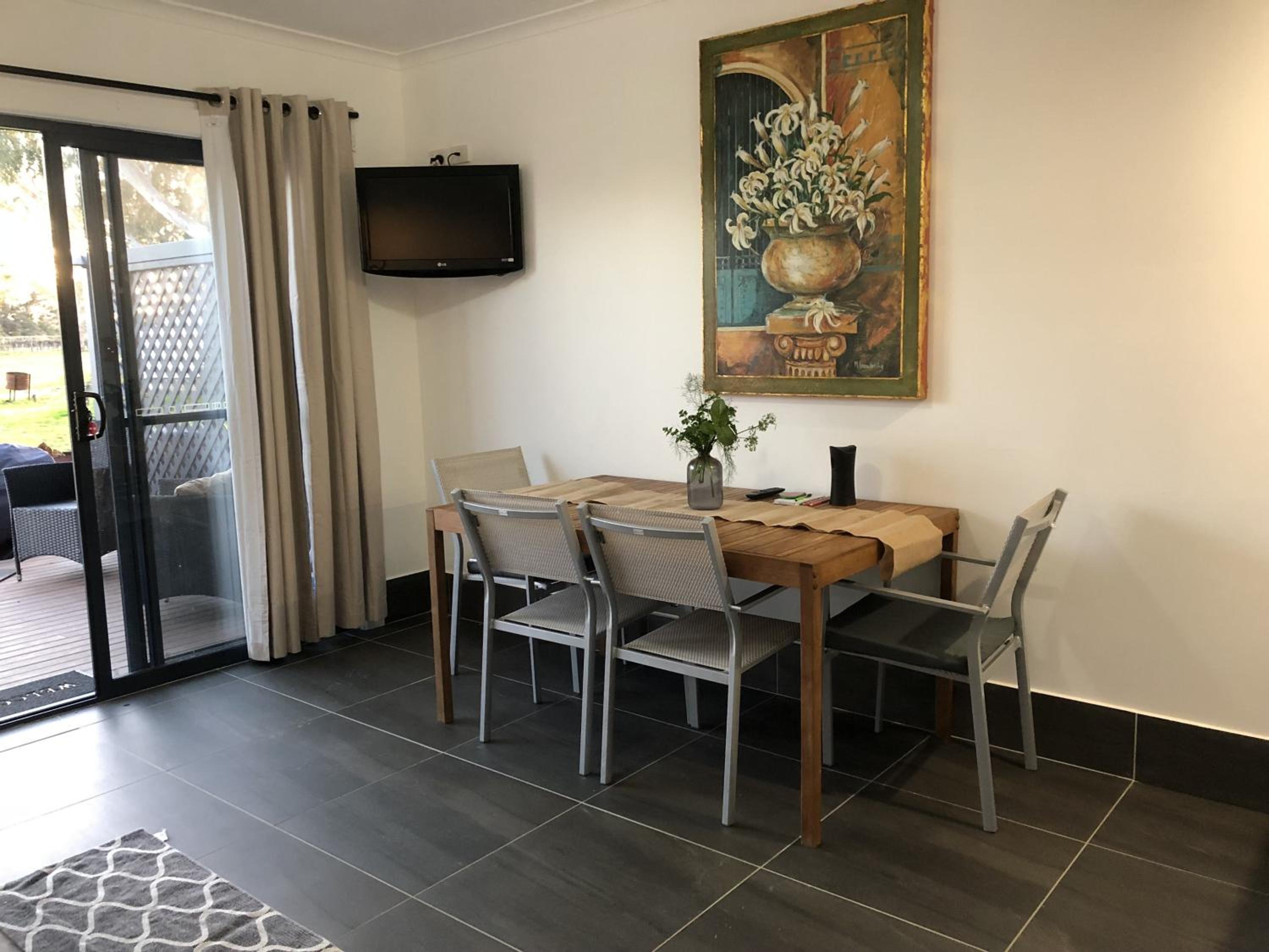 Coonawarra Ensuite Unit B