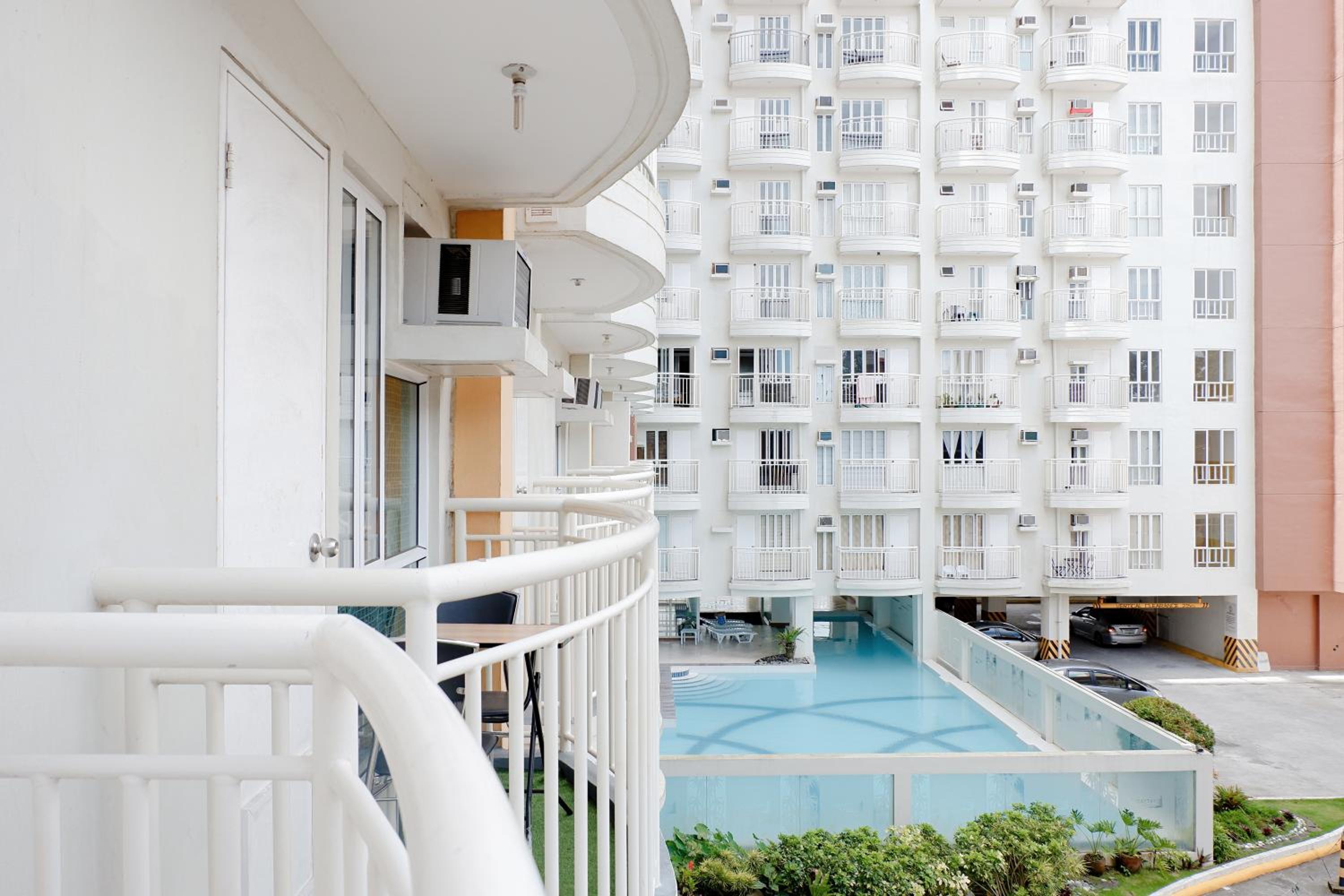 552 Reverie (1BR Unit at Cityland Tagaytay Prime Residences) view 4
