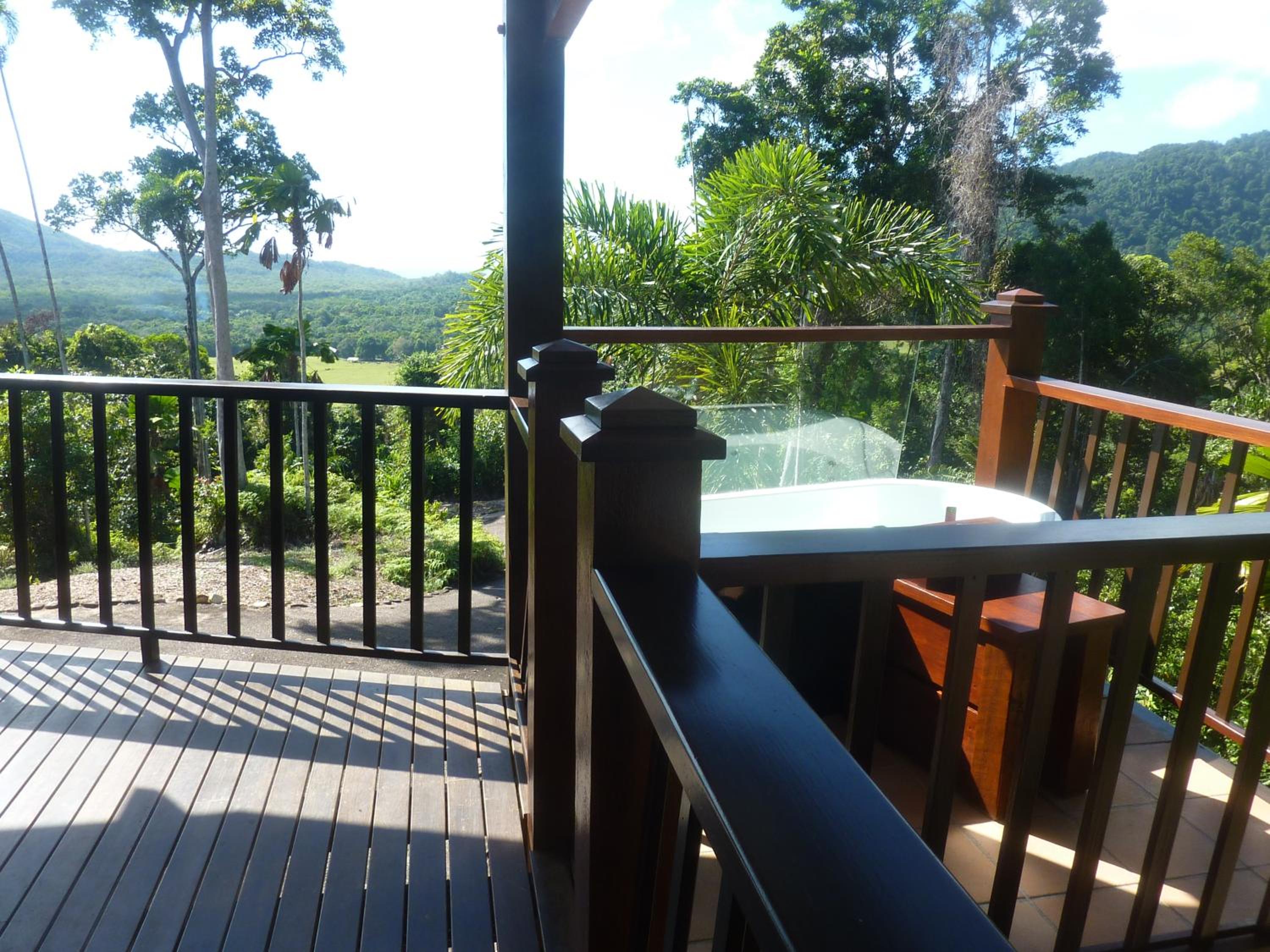 Daintree Holiday Homes - Yurara