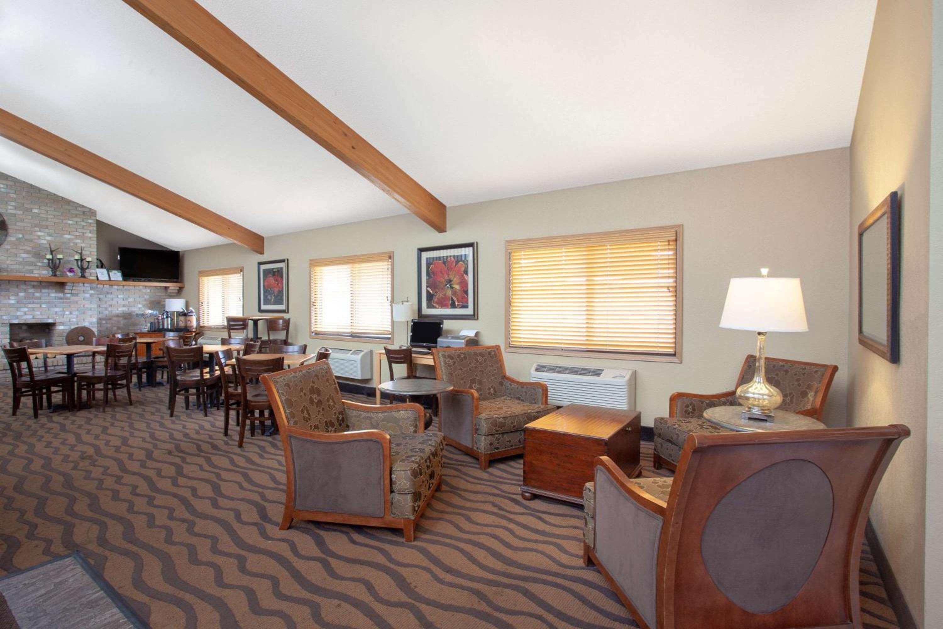 AmericInn by Wyndham Albert Lea