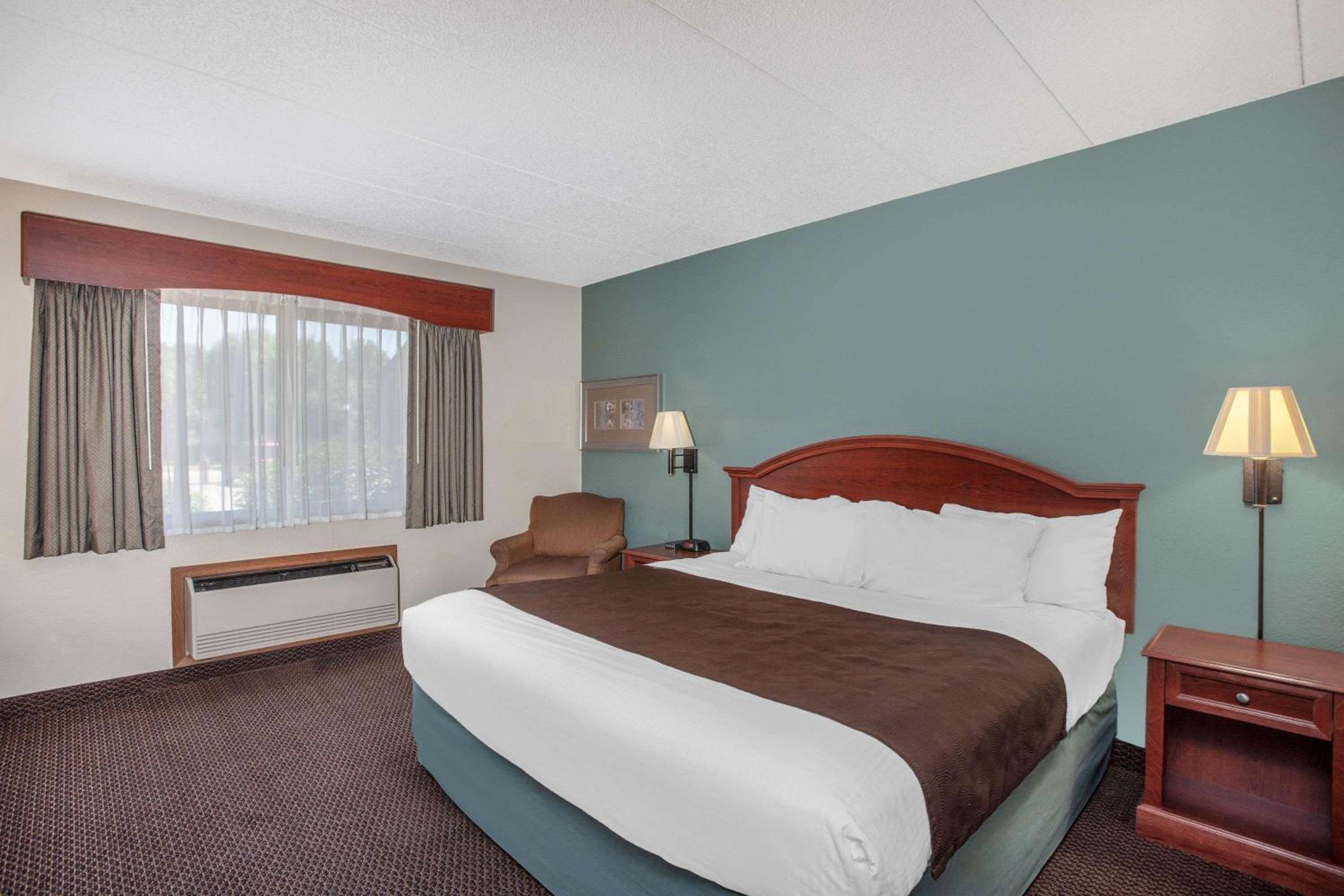 AmericInn by Wyndham St. Peter - Property Image 10