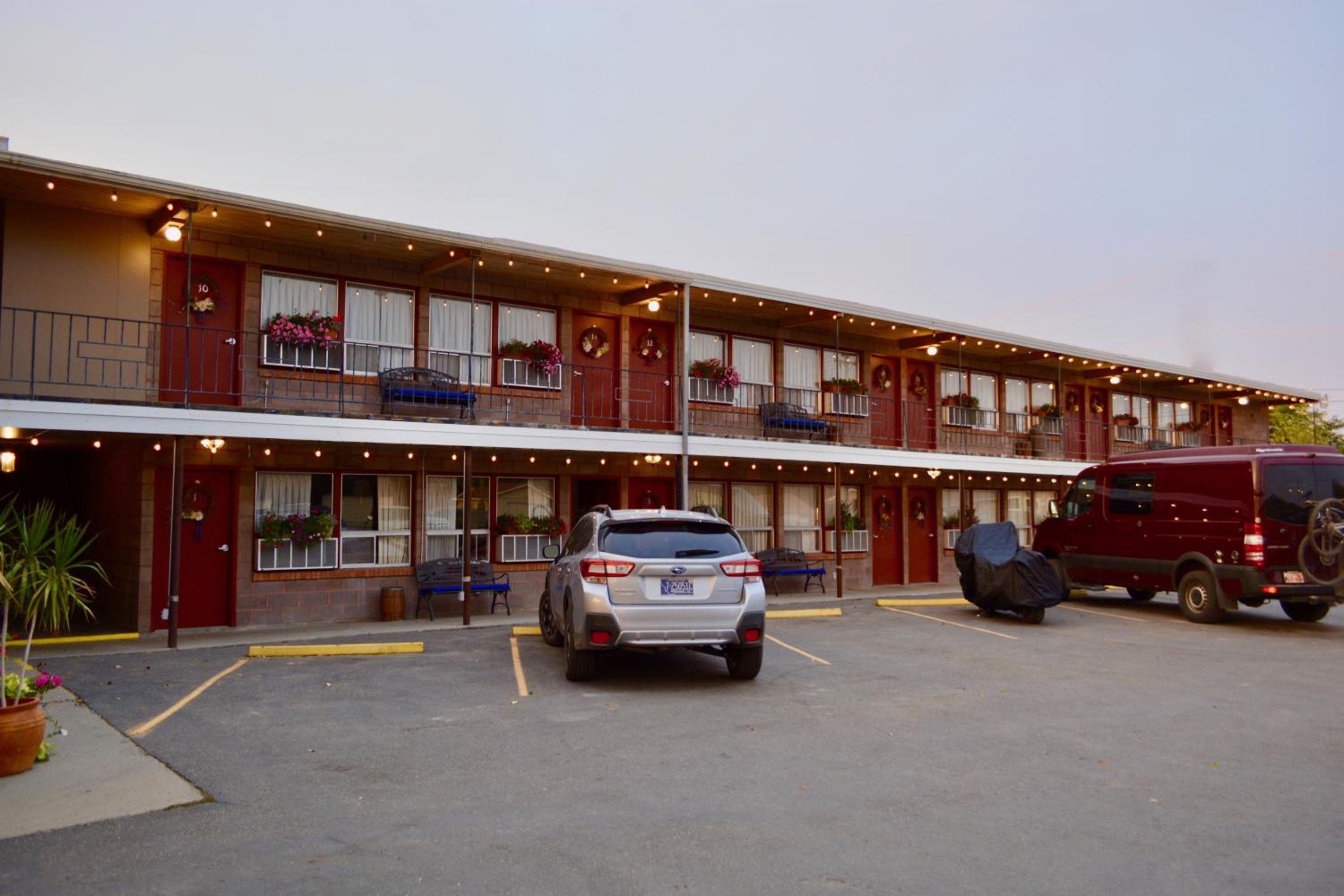 Lariat Motel