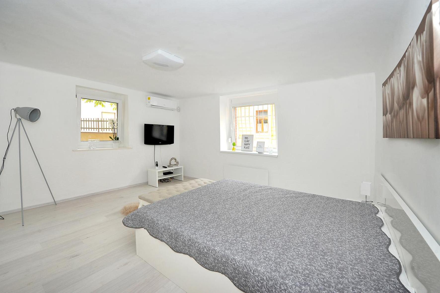 Pure Apartman Pécs - Image 3
