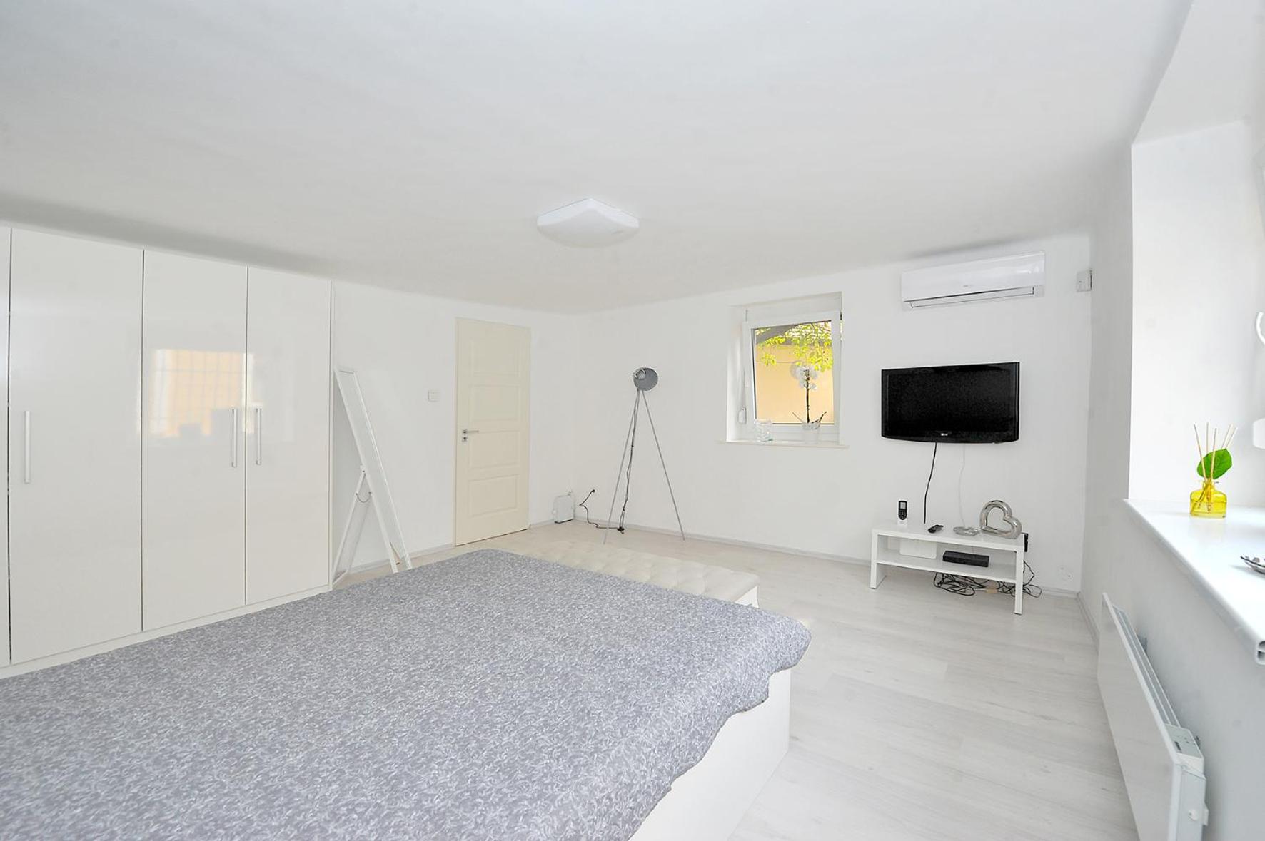 Pure Apartman Pécs - Image 4