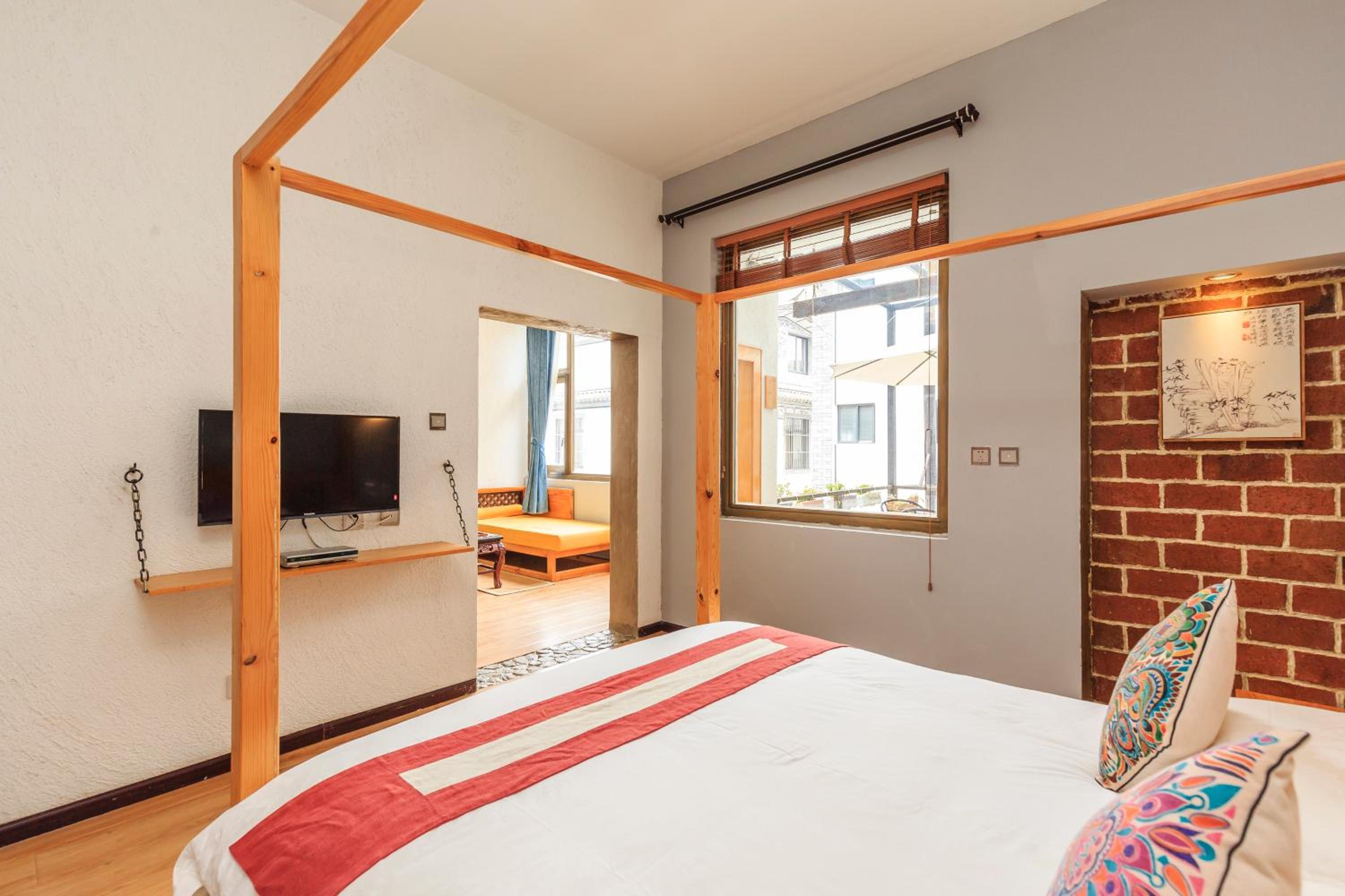 Dali Buxianshan Guesthouse-in Dali ancient city, free coffee, english speaking employee