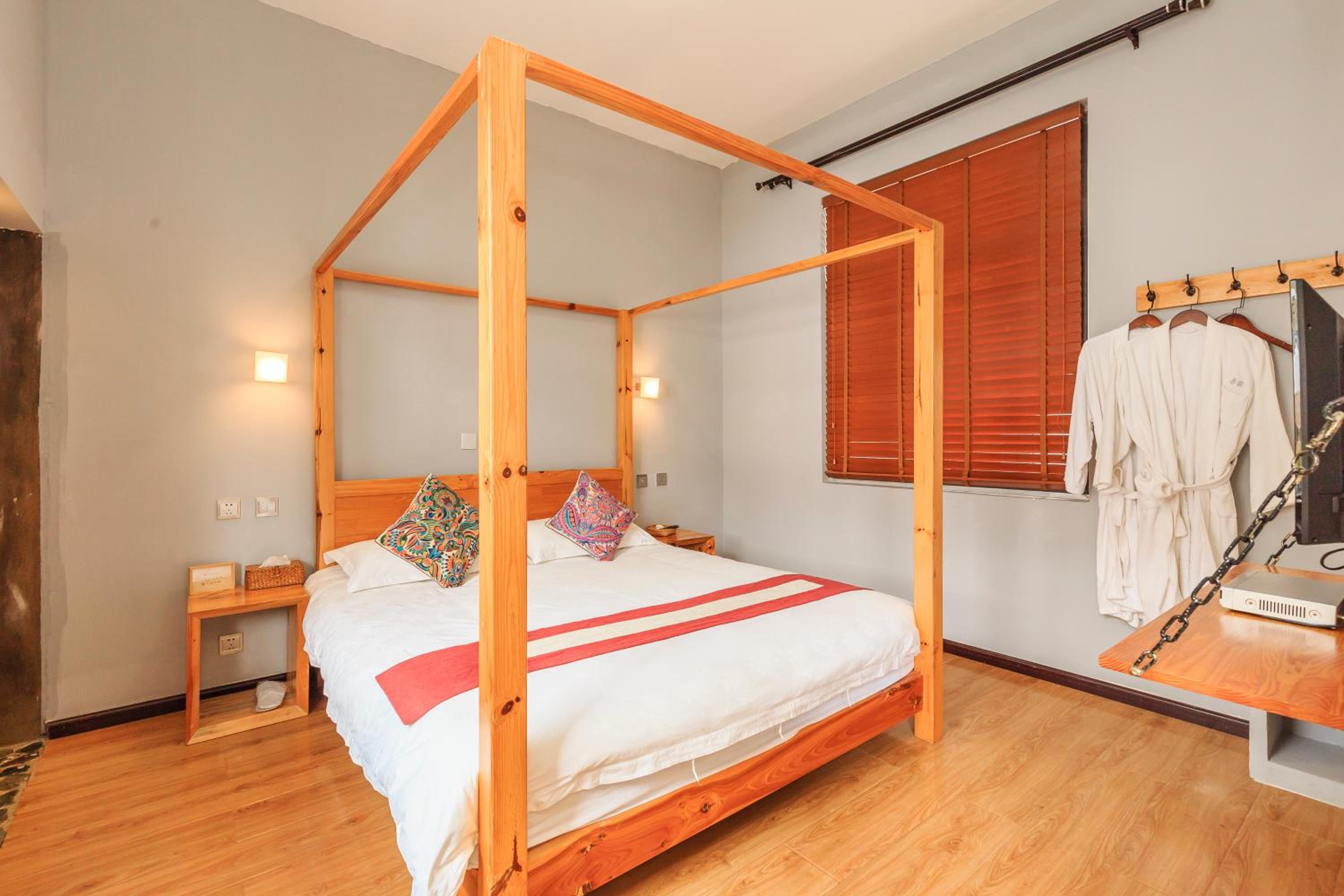 Dali Buxianshan Guesthouse-in Dali ancient city, free coffee, english speaking employee