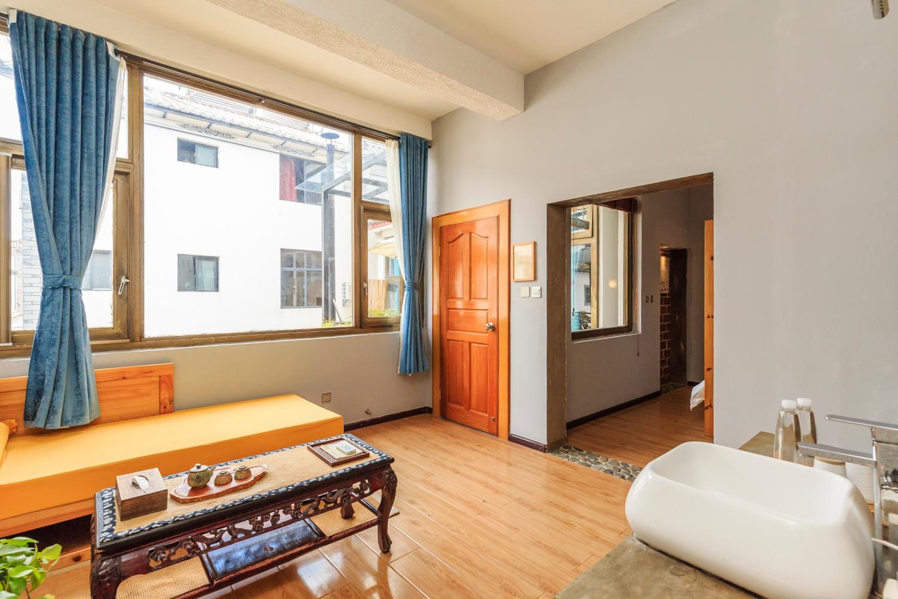 Dali Buxianshan Guesthouse-in Dali ancient city, free coffee, english speaking employee