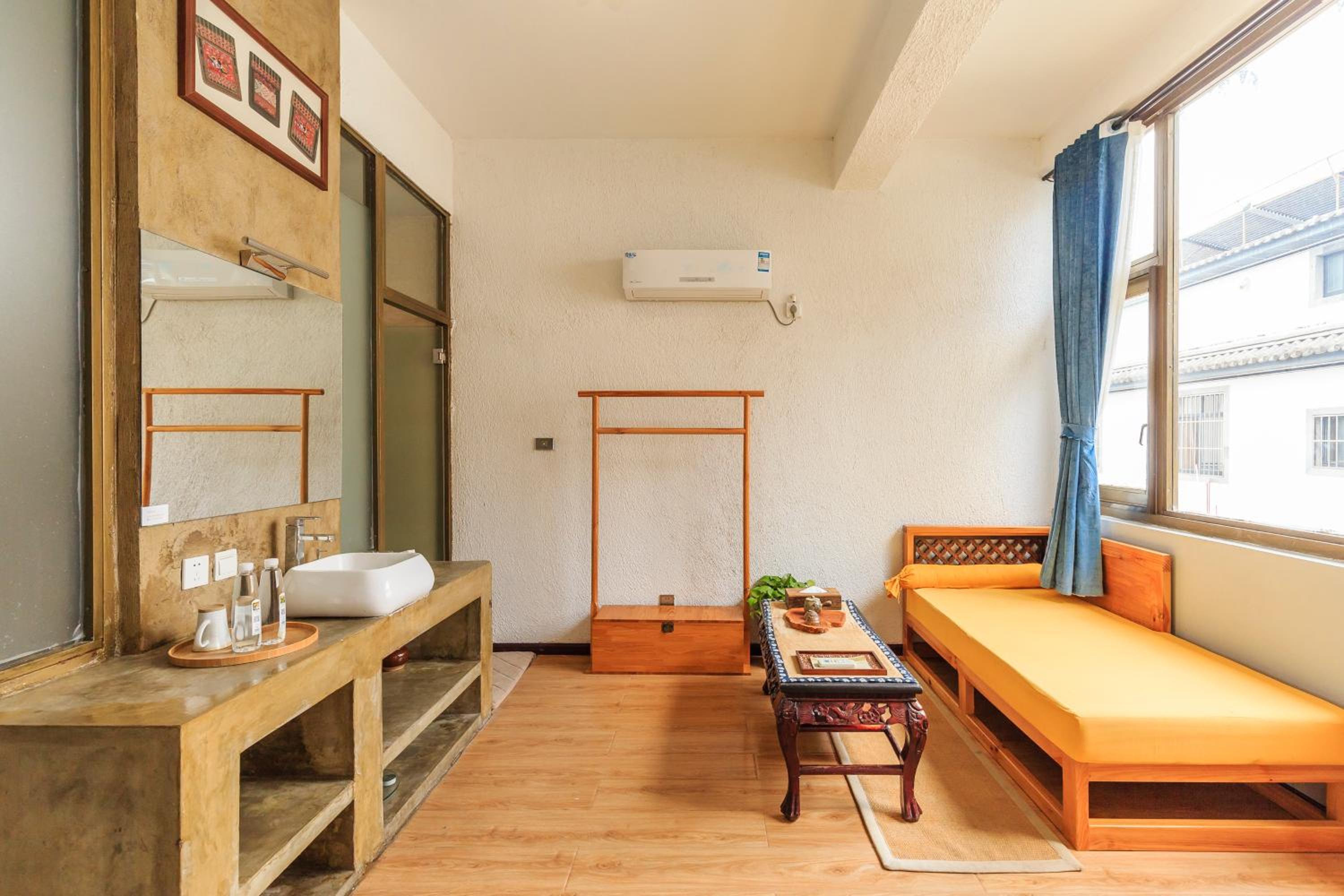 Dali Buxianshan Guesthouse-in Dali ancient city, free coffee, english speaking employee