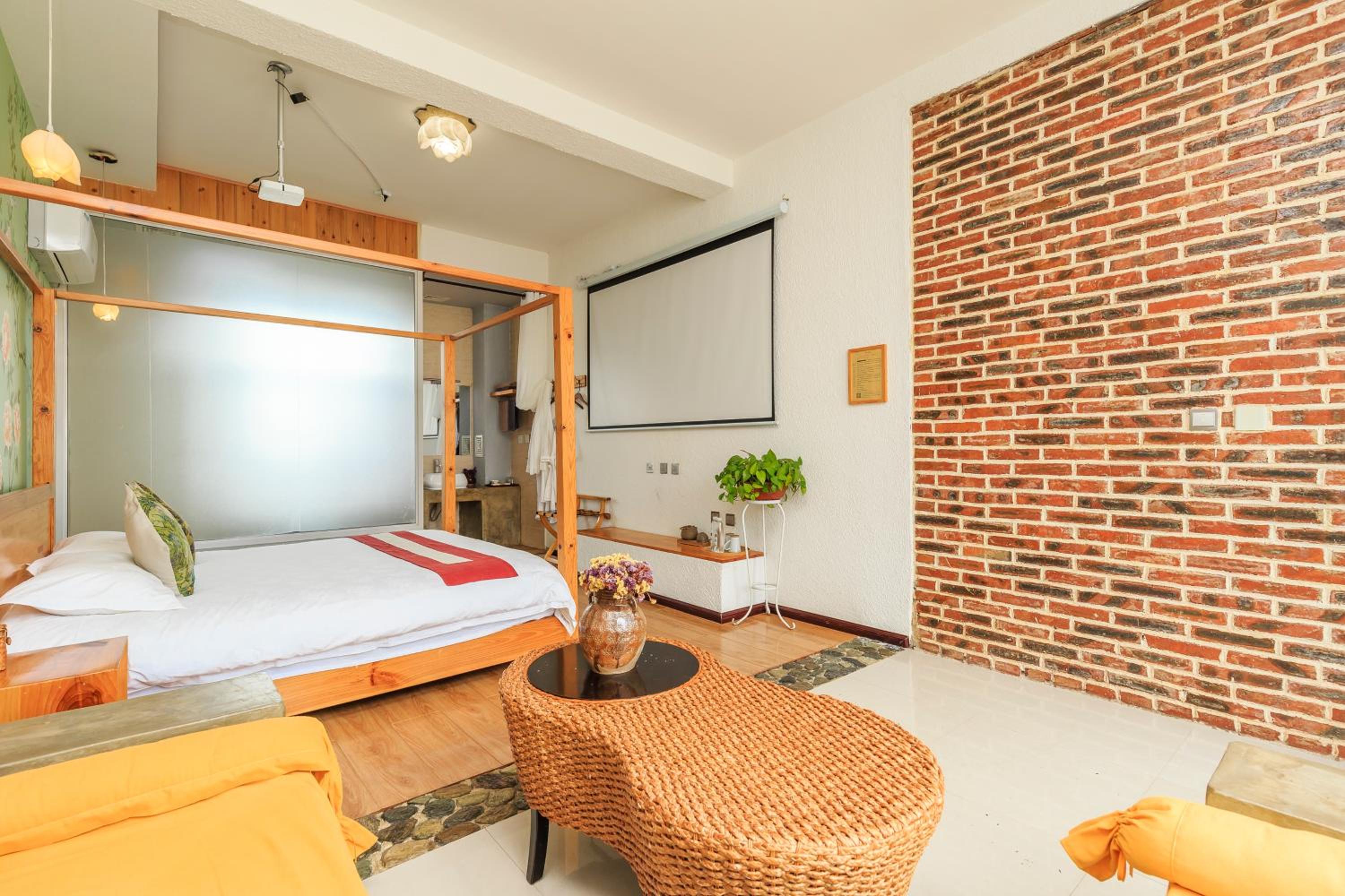 Dali Buxianshan Guesthouse-in Dali ancient city, free coffee, english speaking employee