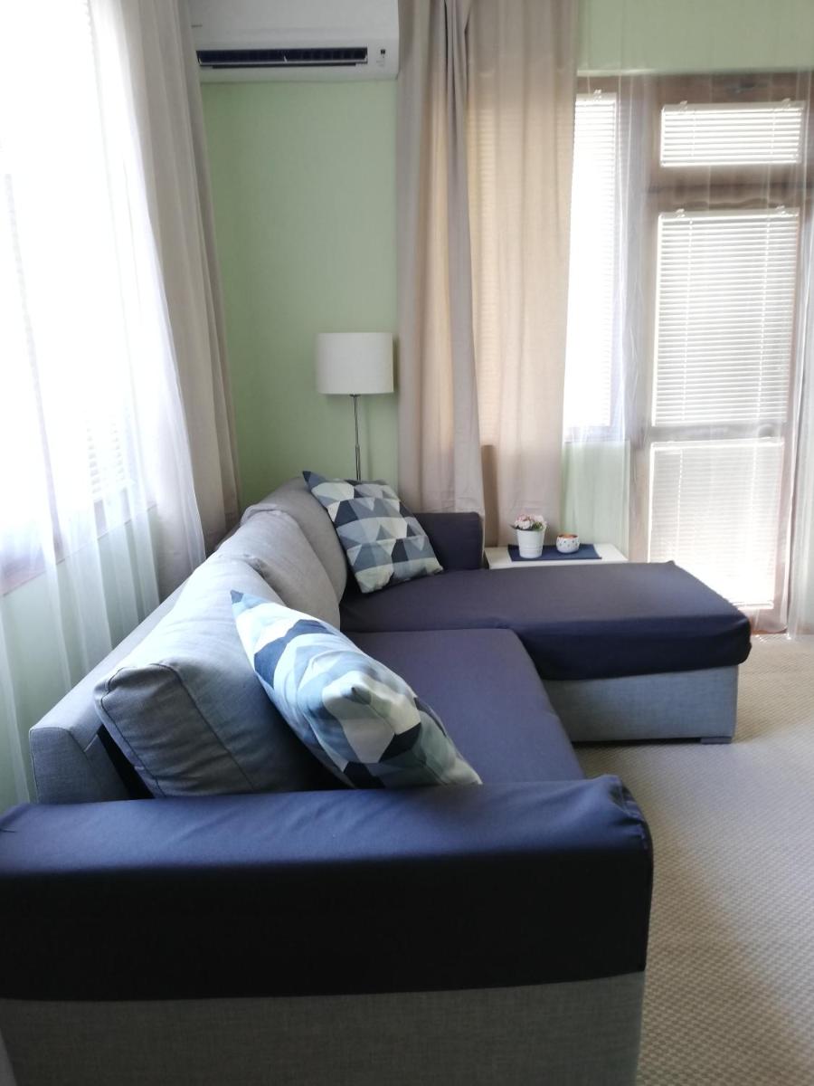 Red Peppers Apartment