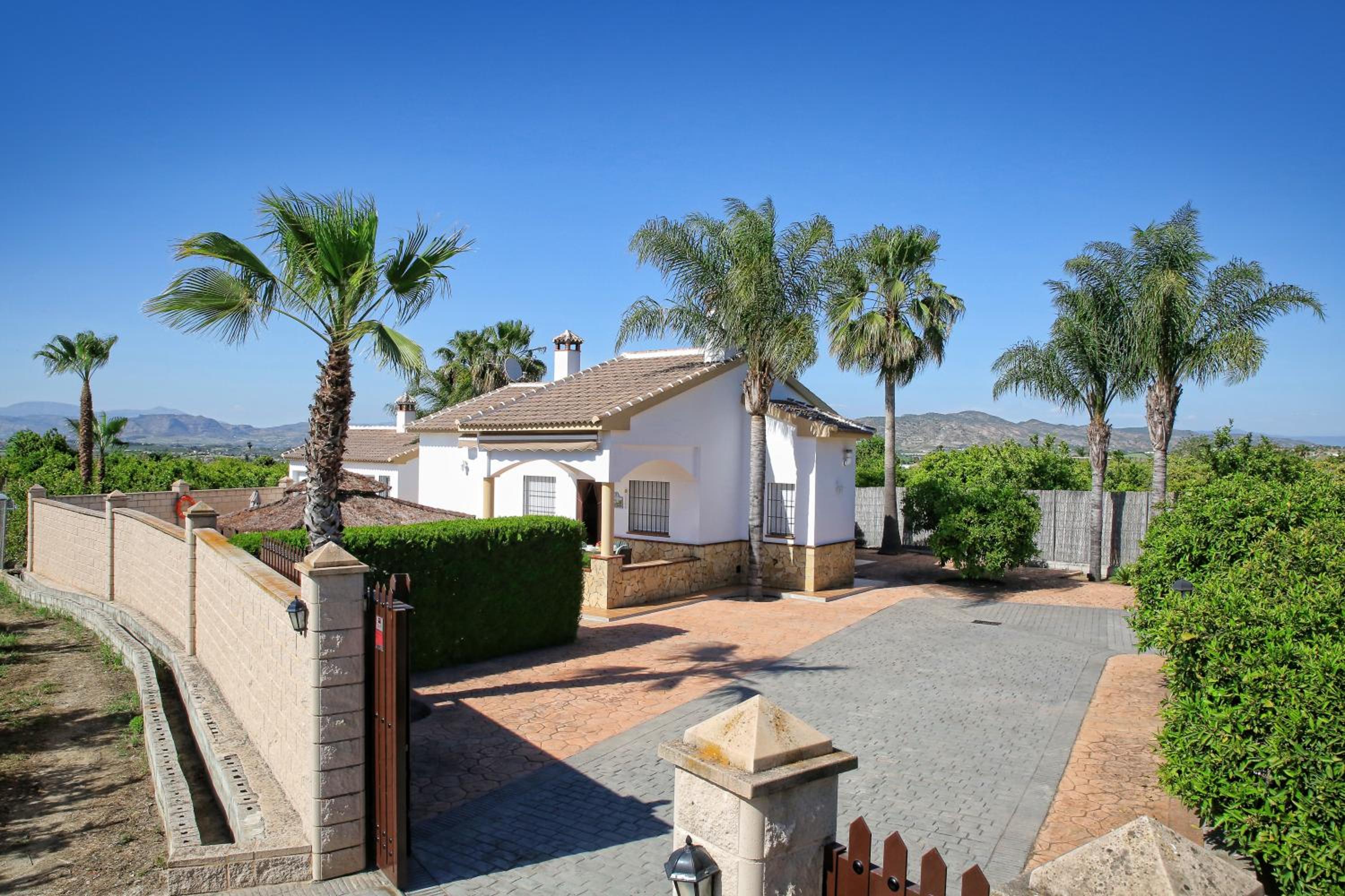 Casa Rural Típica Andaluza, WiFi,Piscina, Barbacoa, Aire Acondicionado, 5min Centros view 3