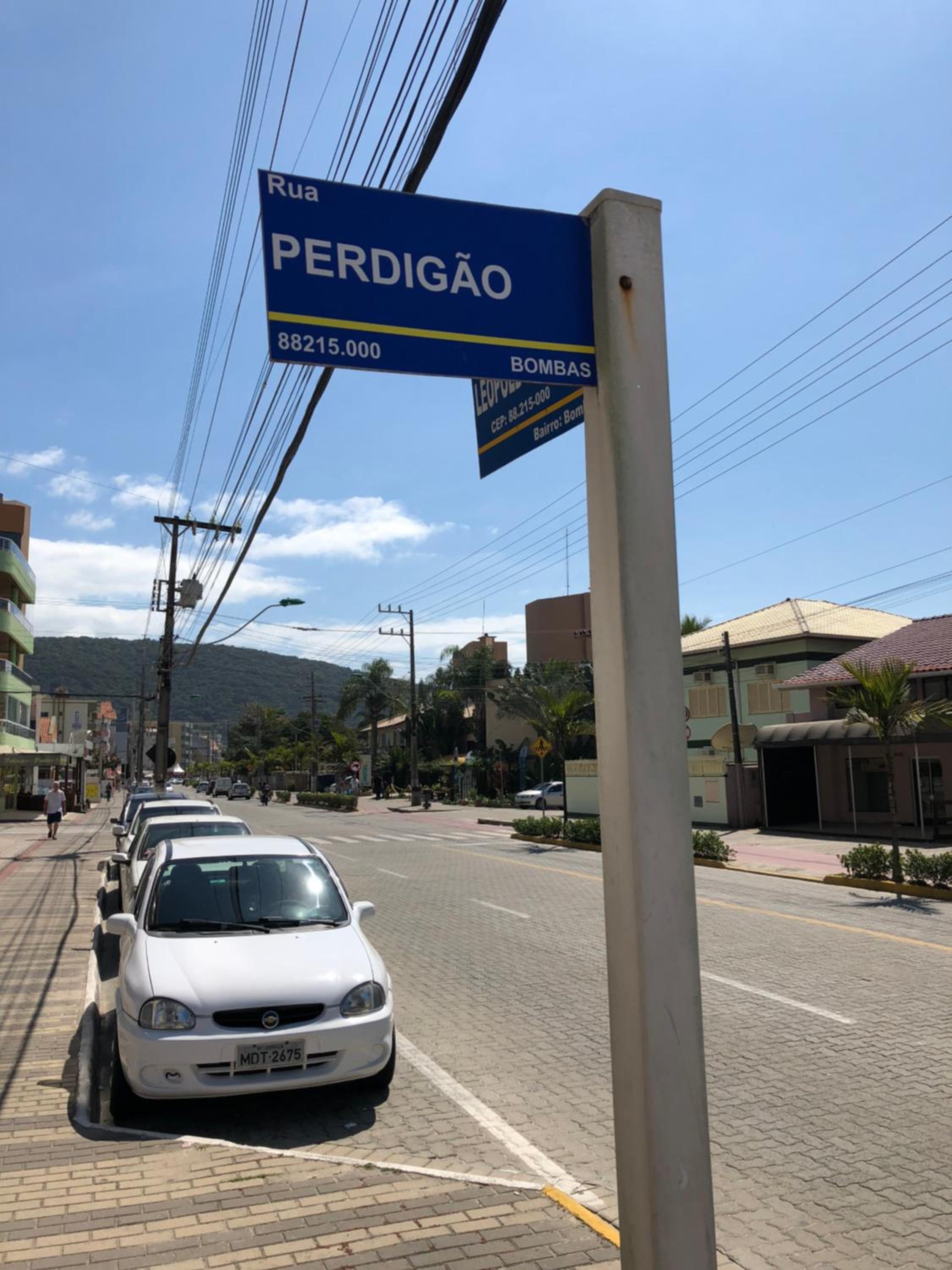 Excelente Casa em Bombas