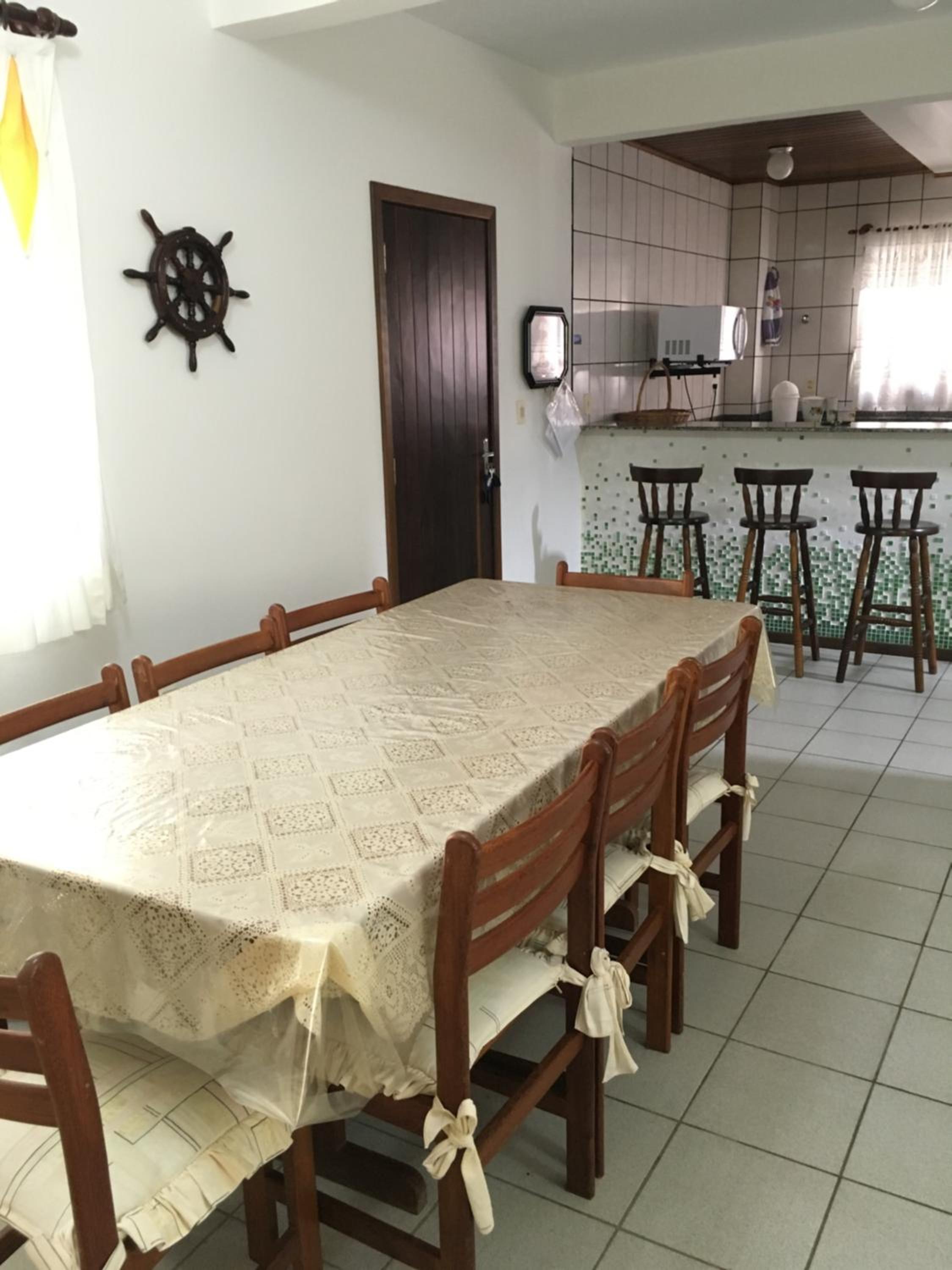 Excelente Casa em Bombas