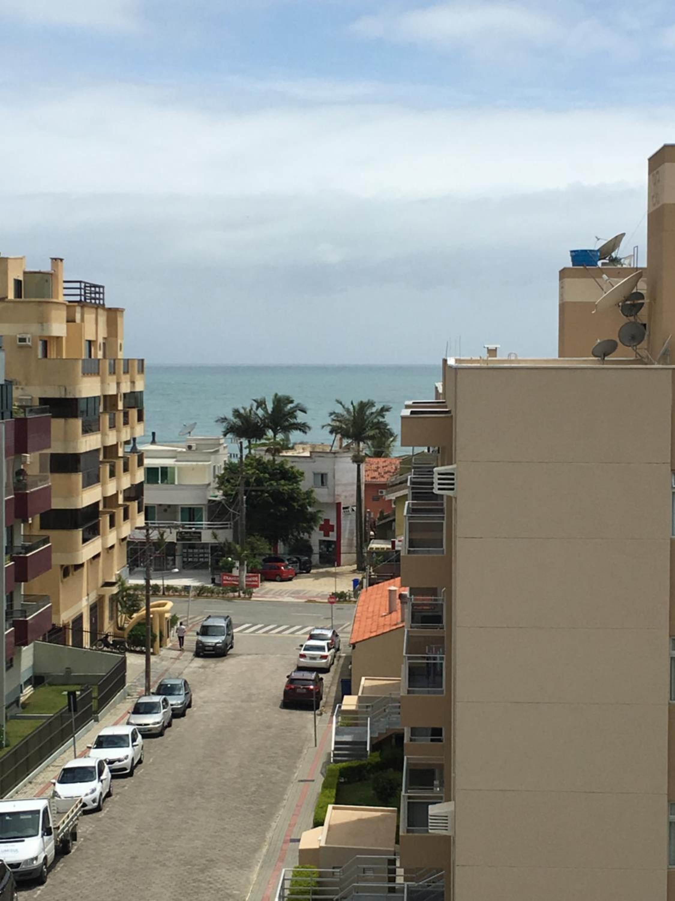 Excelente Casa em Bombas