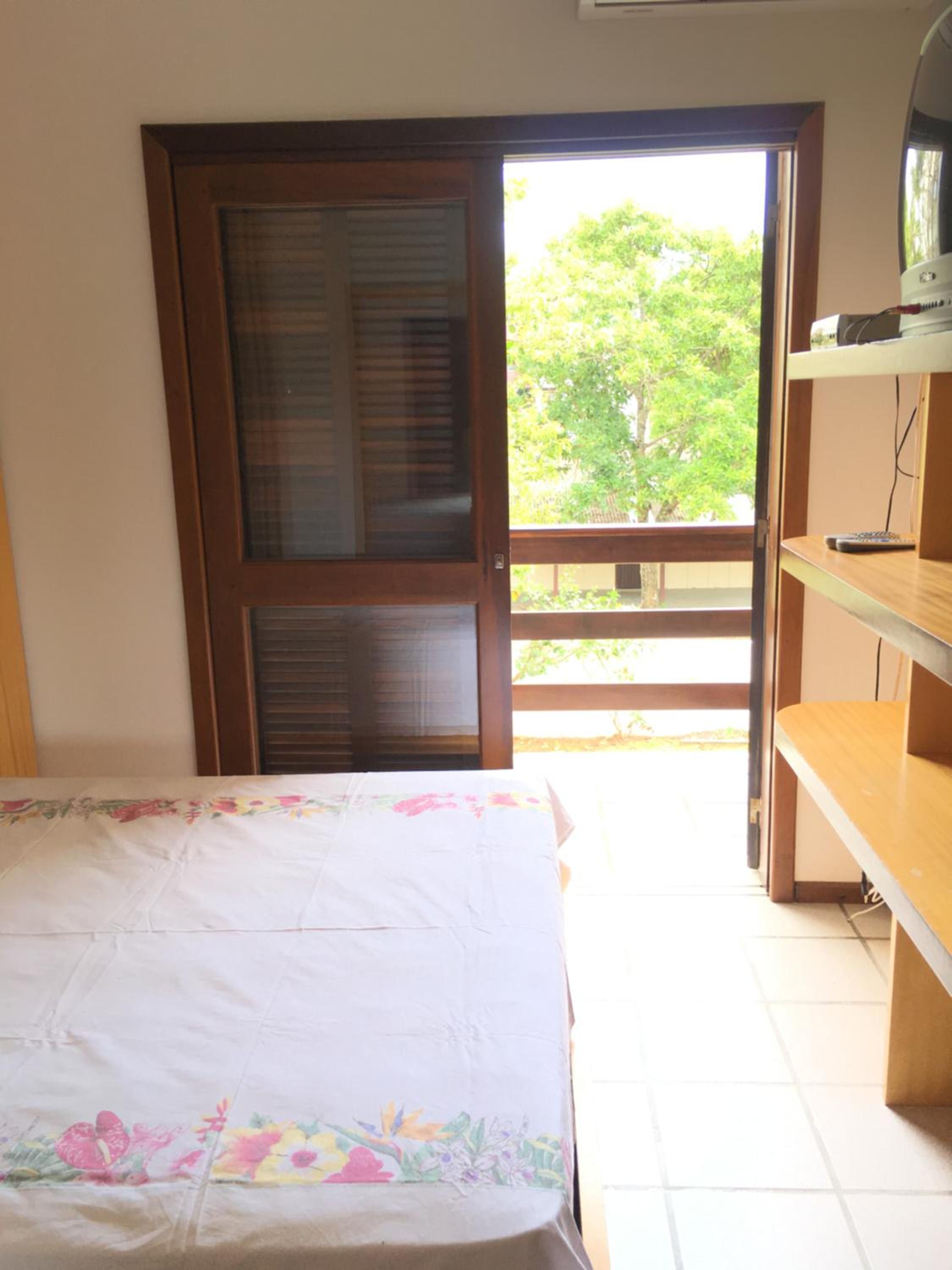 Excelente Casa em Bombas