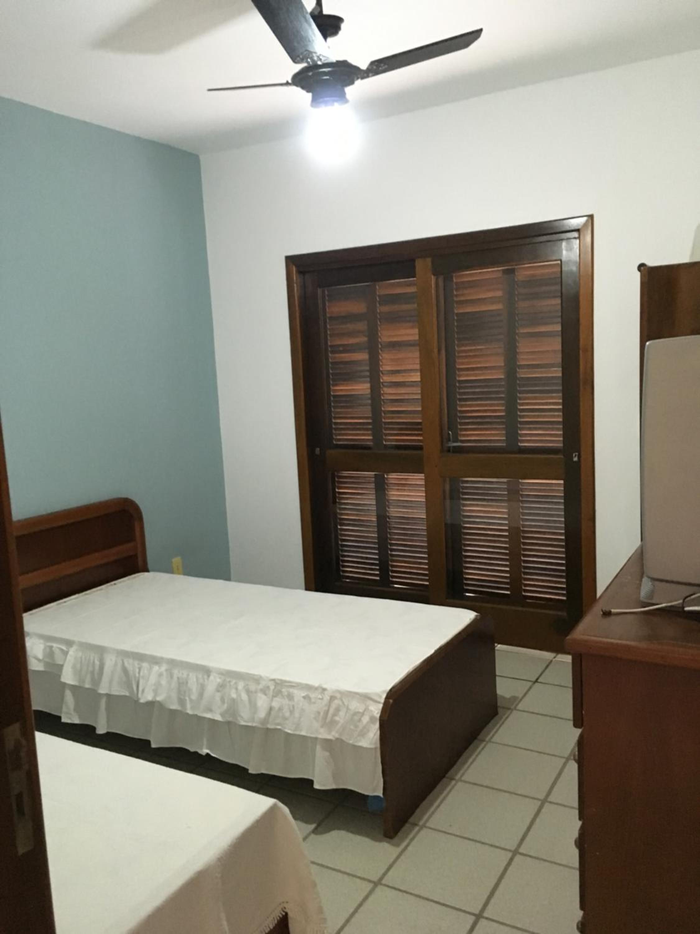 Excelente Casa em Bombas