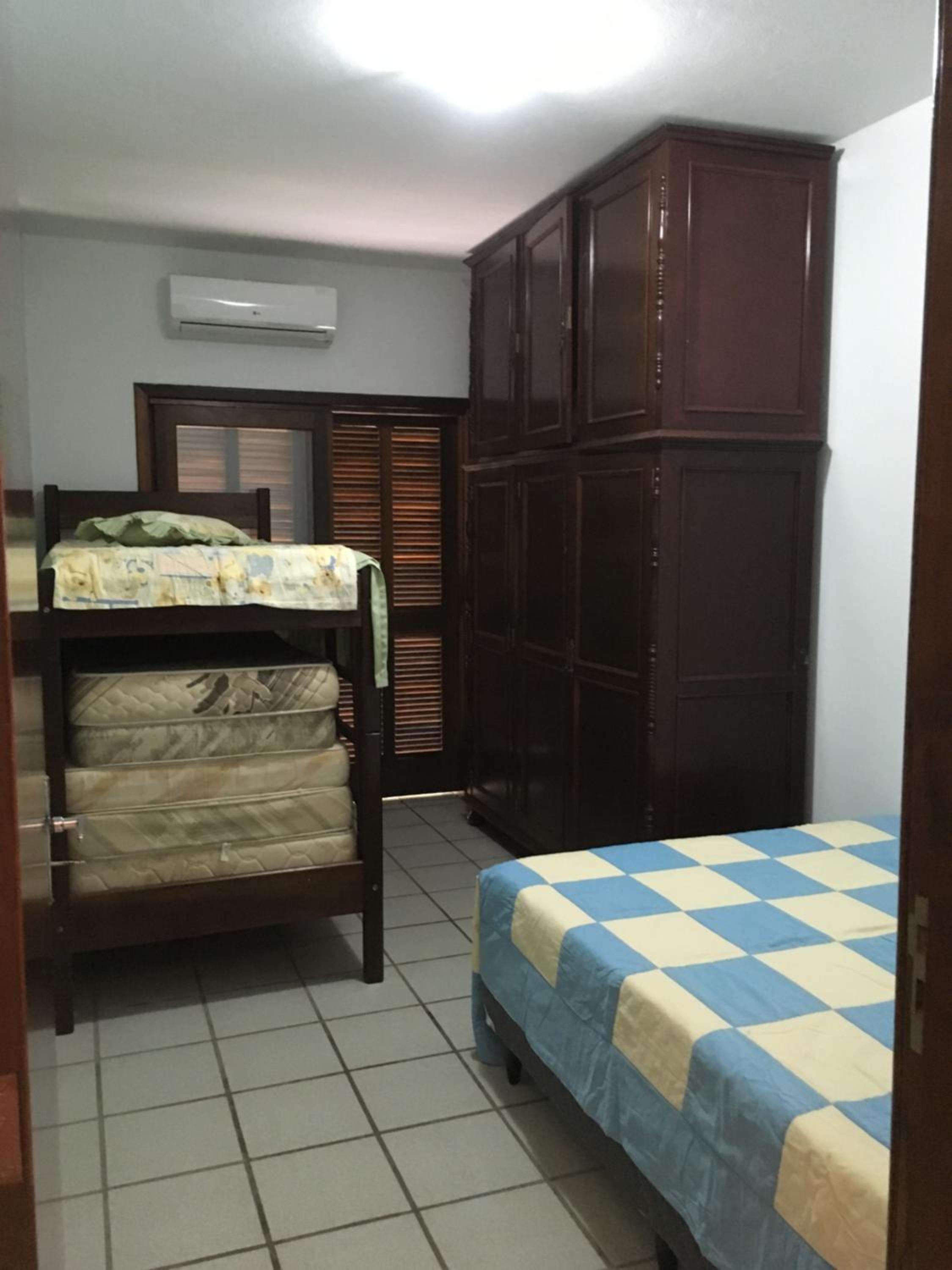 Excelente Casa em Bombas