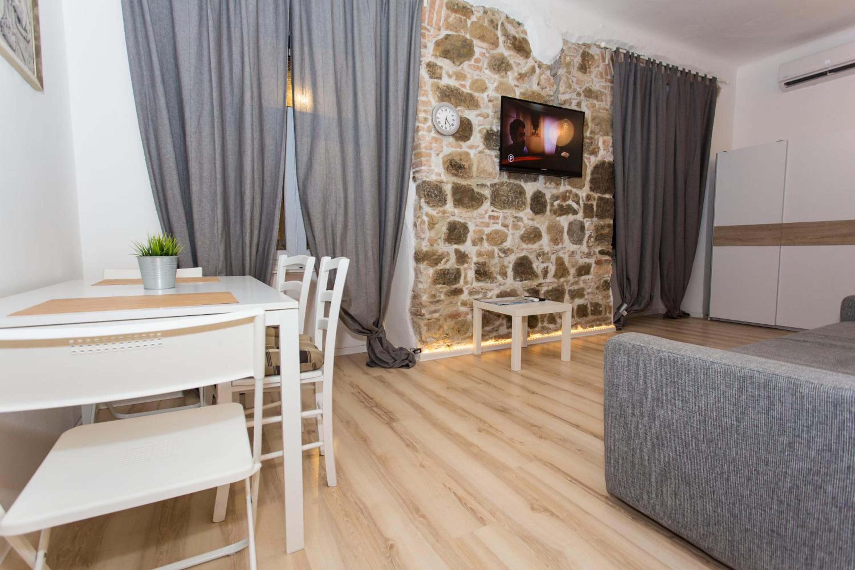 Apartment Stara vrata view 3
