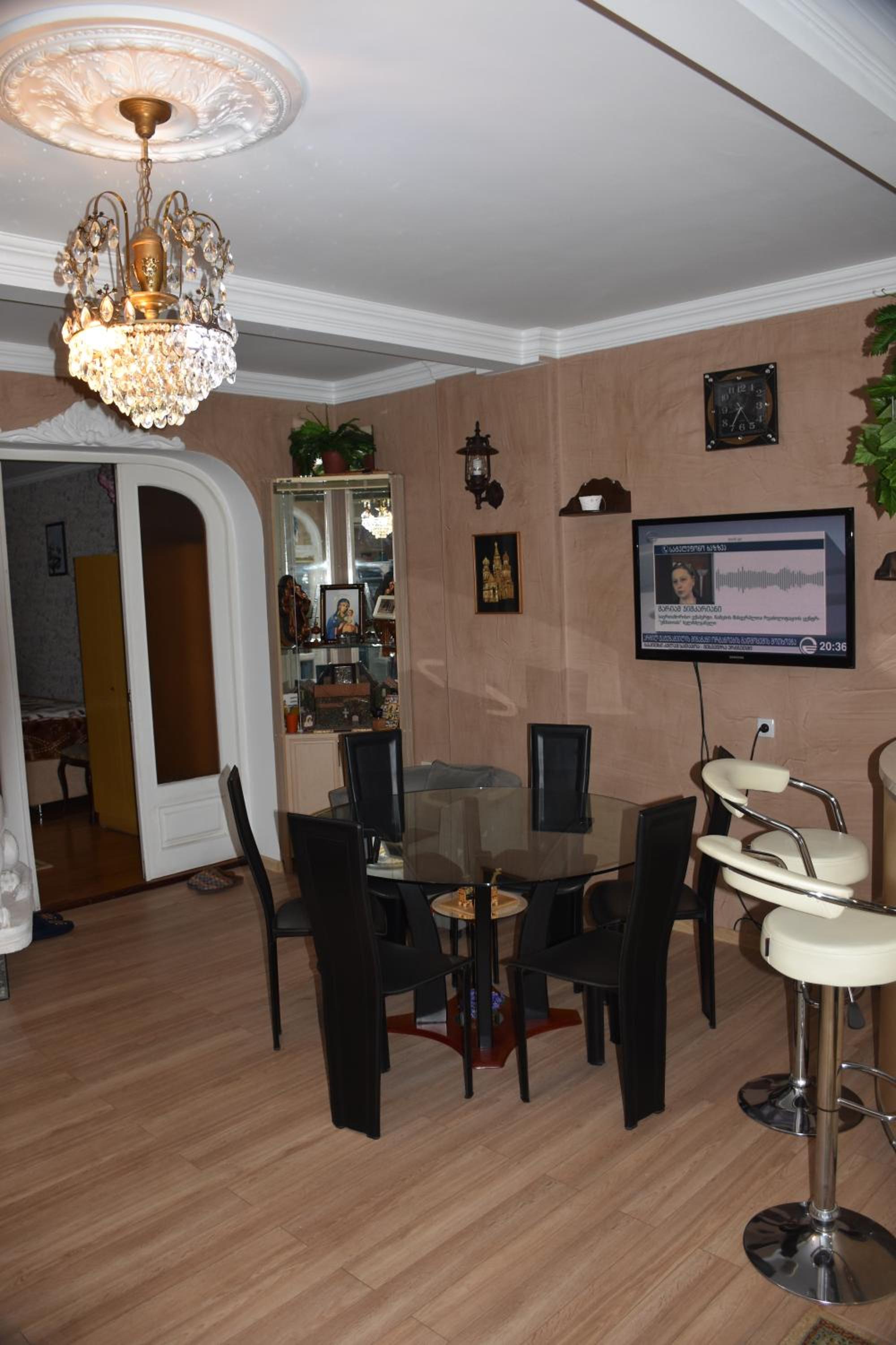 Photo 6