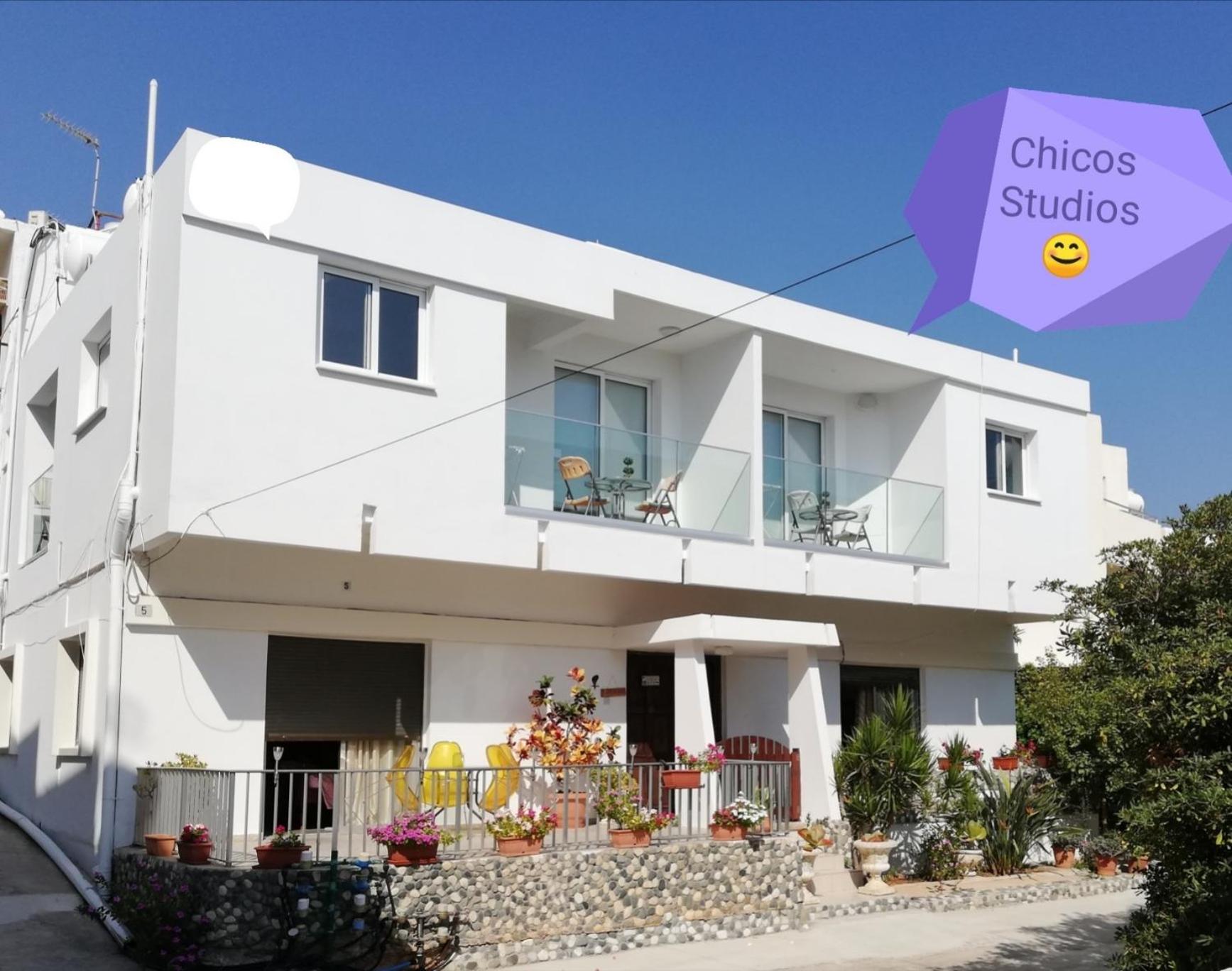 Chicos Studios view 2