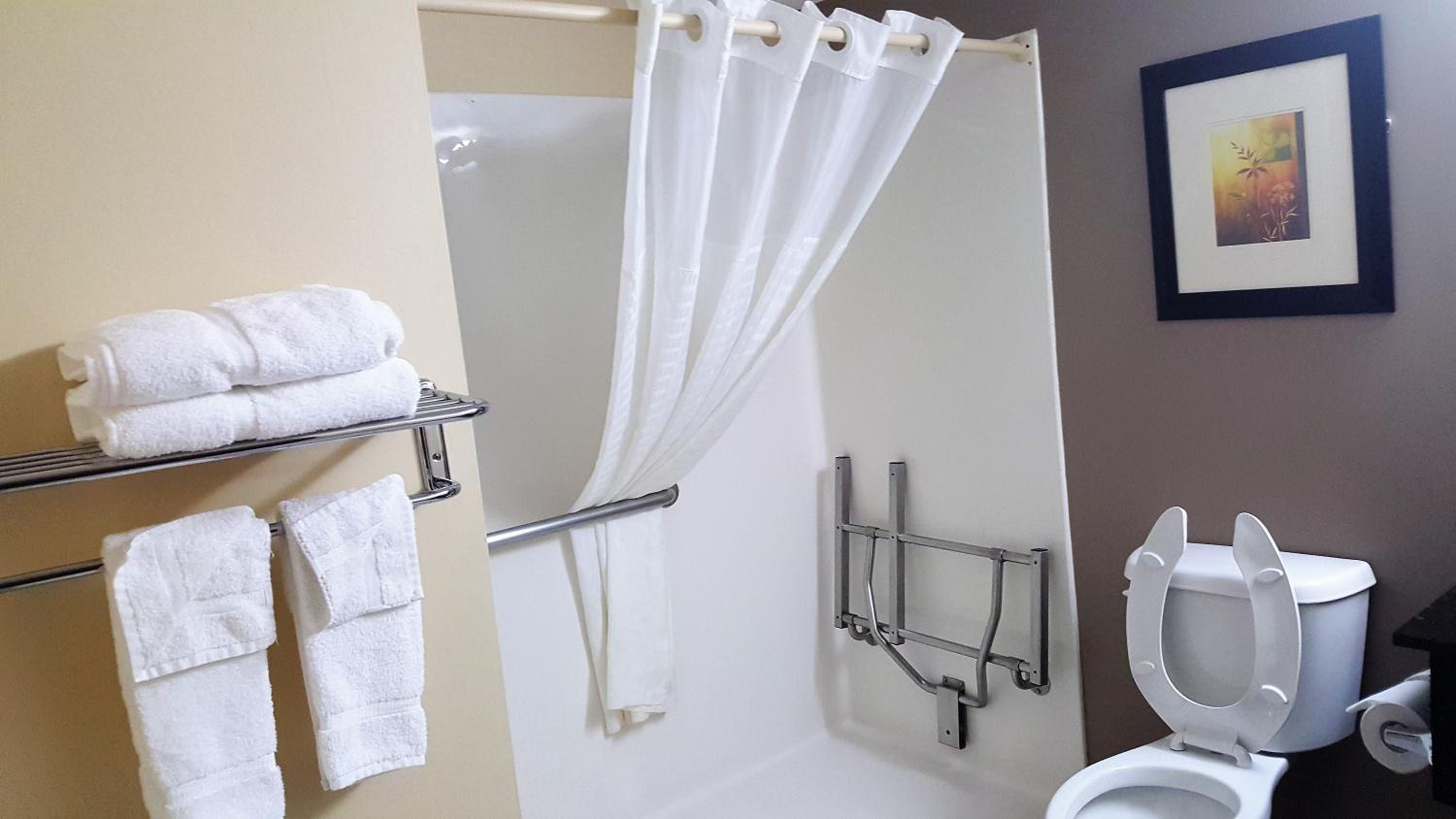 Baymont by Wyndham Belleville Airport Area Free Airport Shuttle view 2