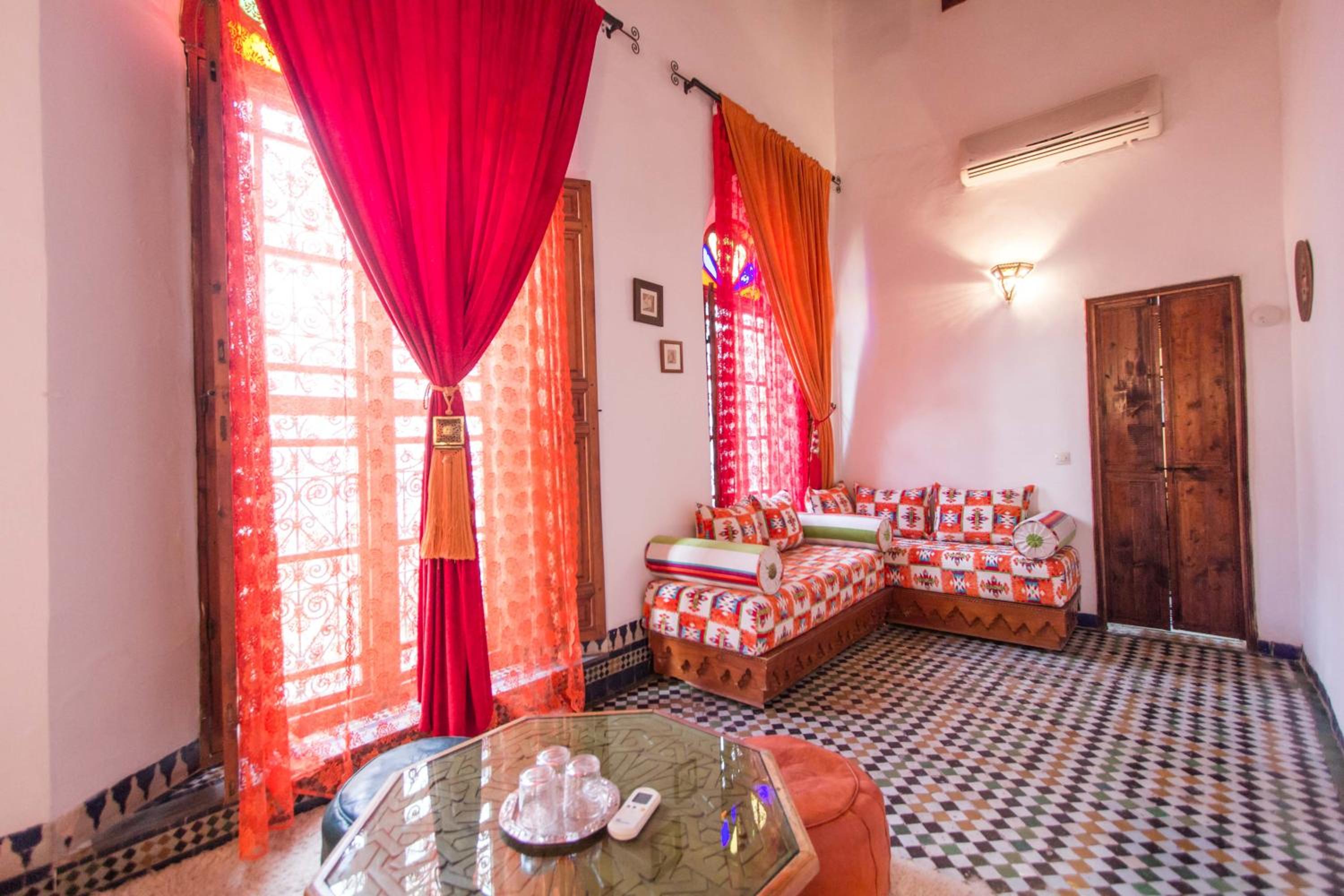 Riad Dar Skalli & SPA