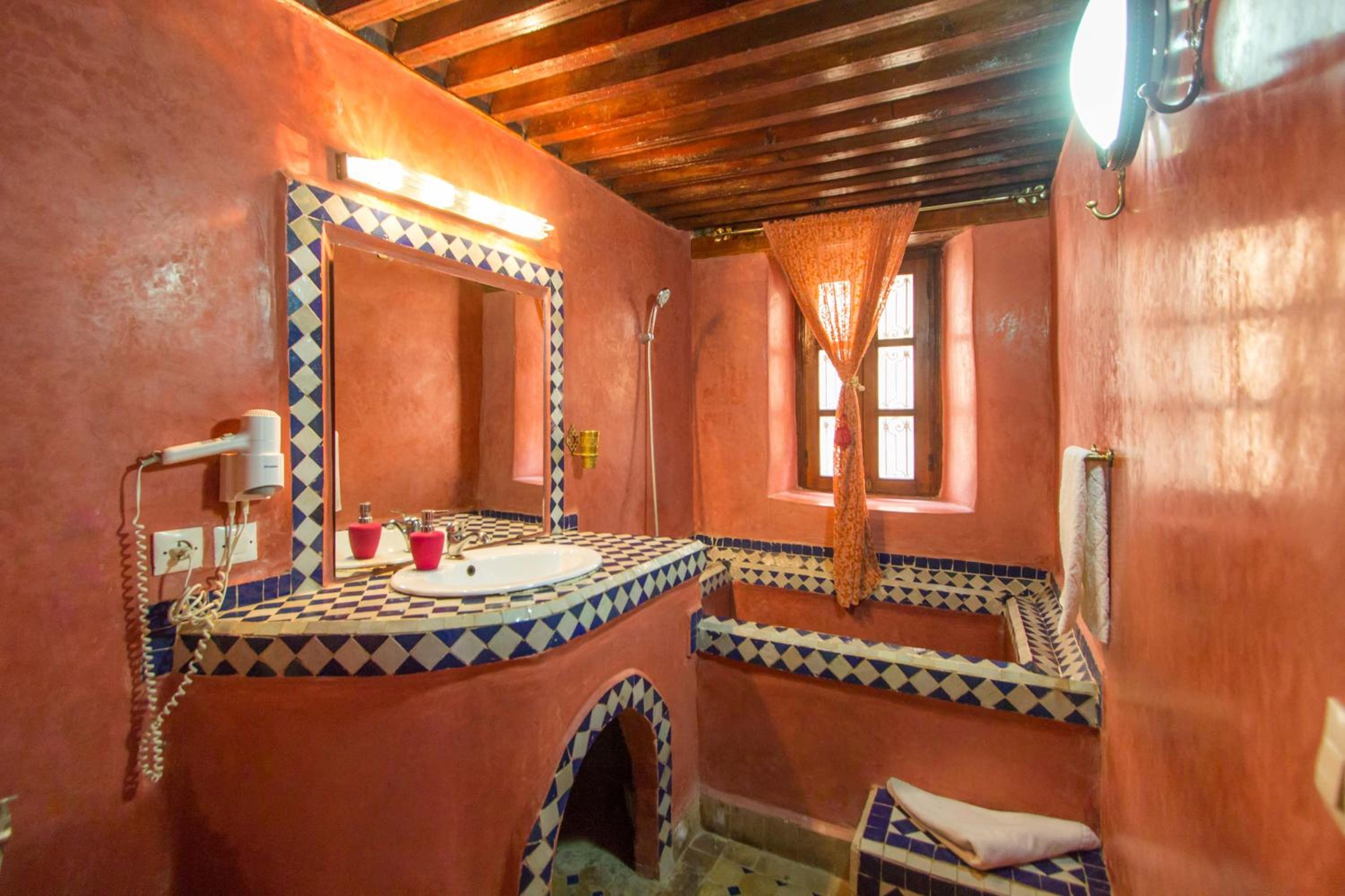 Riad Dar Skalli & SPA