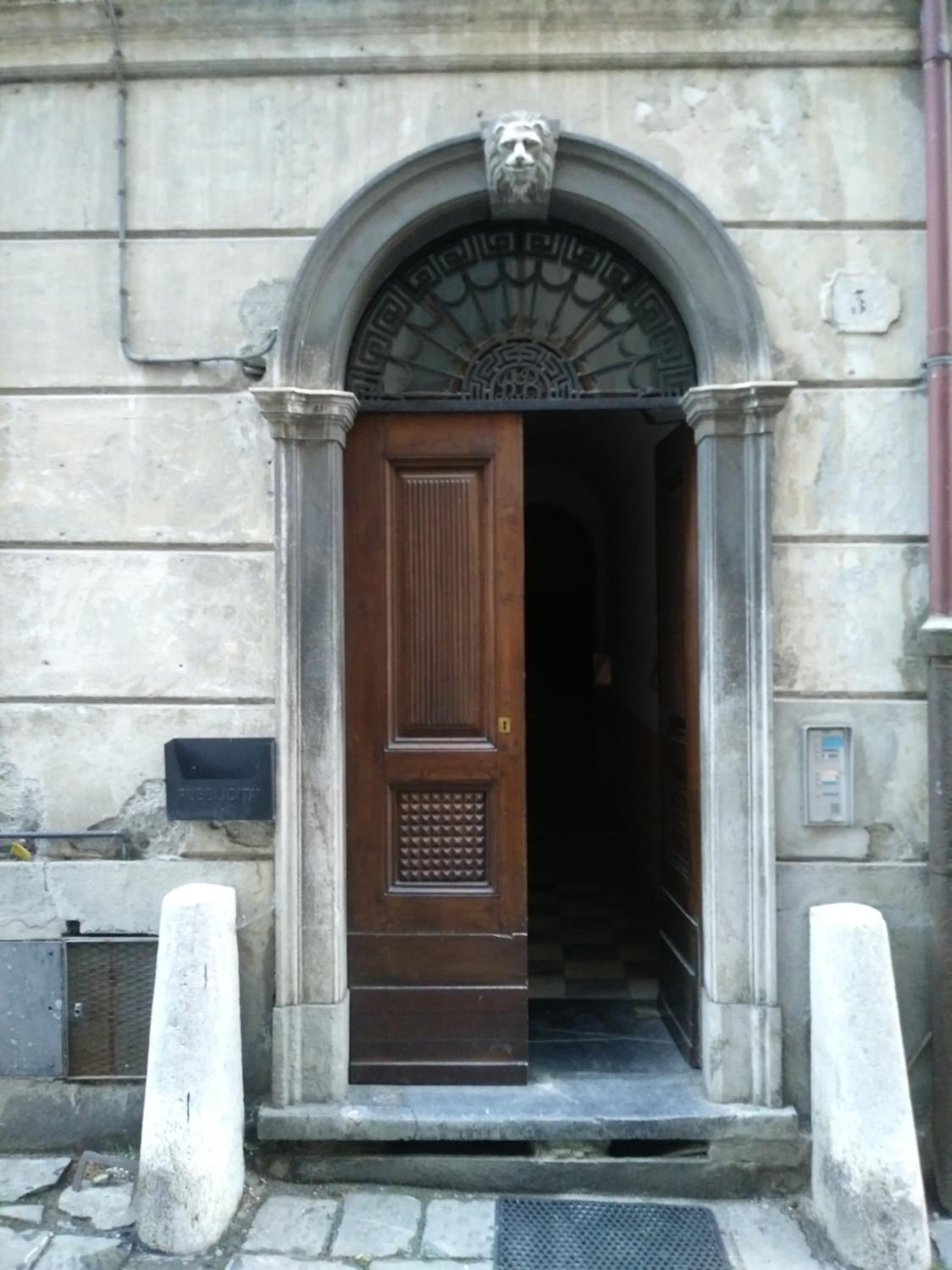 Medieval Pieve, holiday home with garden, WiFi & parking