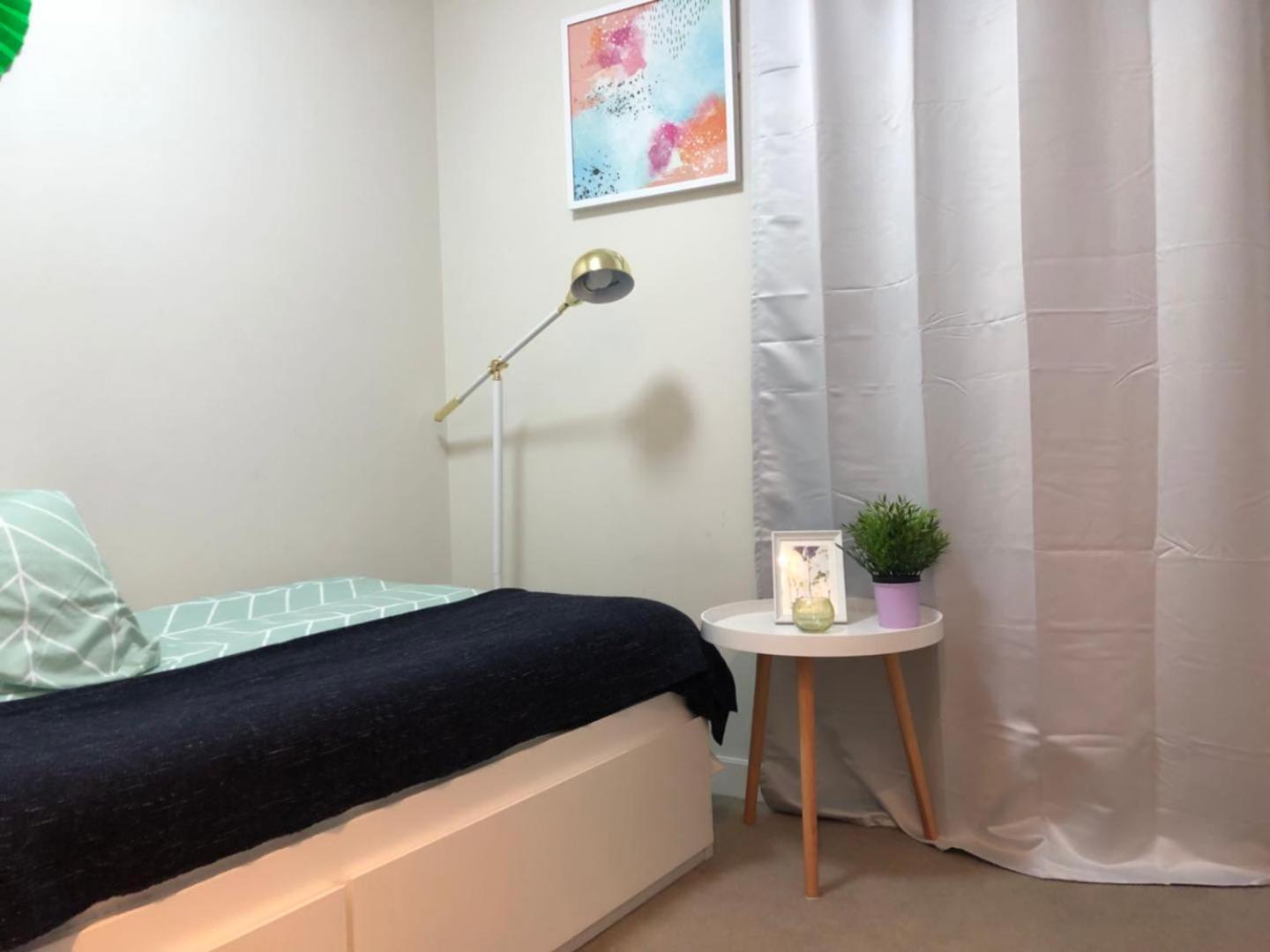 Exquisite Family Home +Parking, Close to CBD