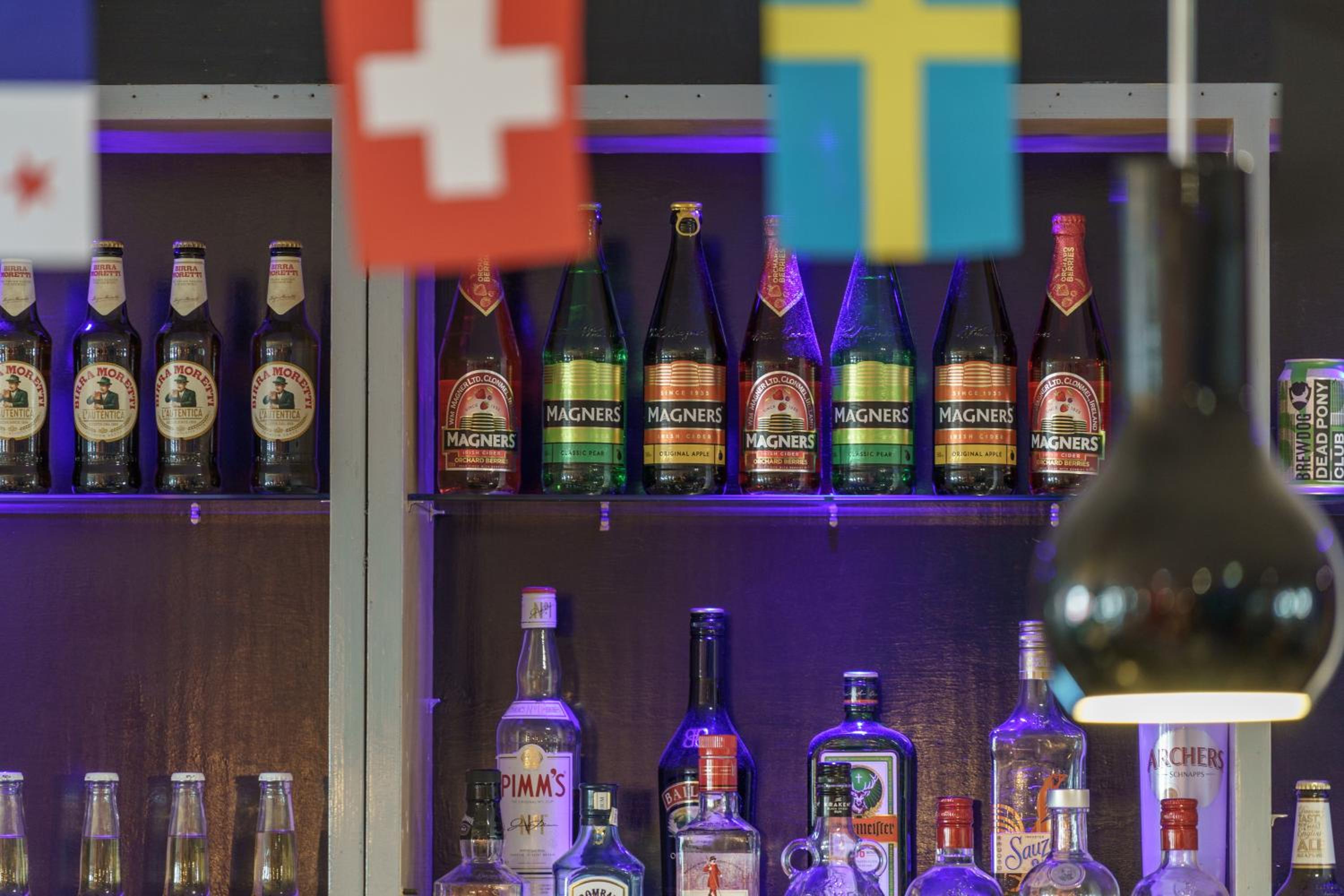 bar