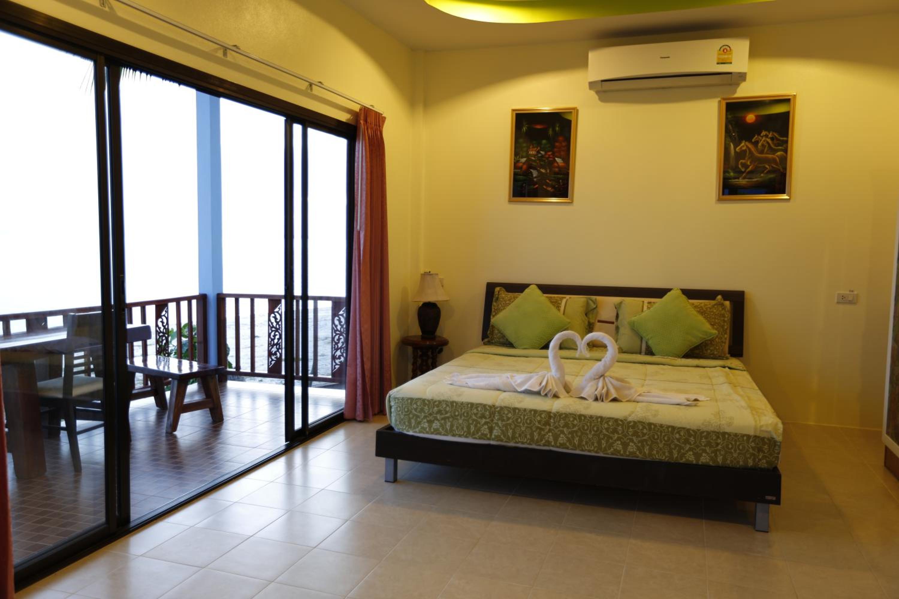 Rung Arun Resort